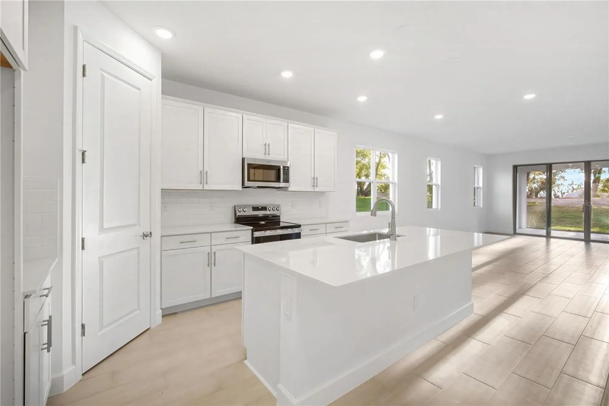 Property Slideshow image 8 of 43 | 9127 players dr, Weeki Wachee, FL, 34613