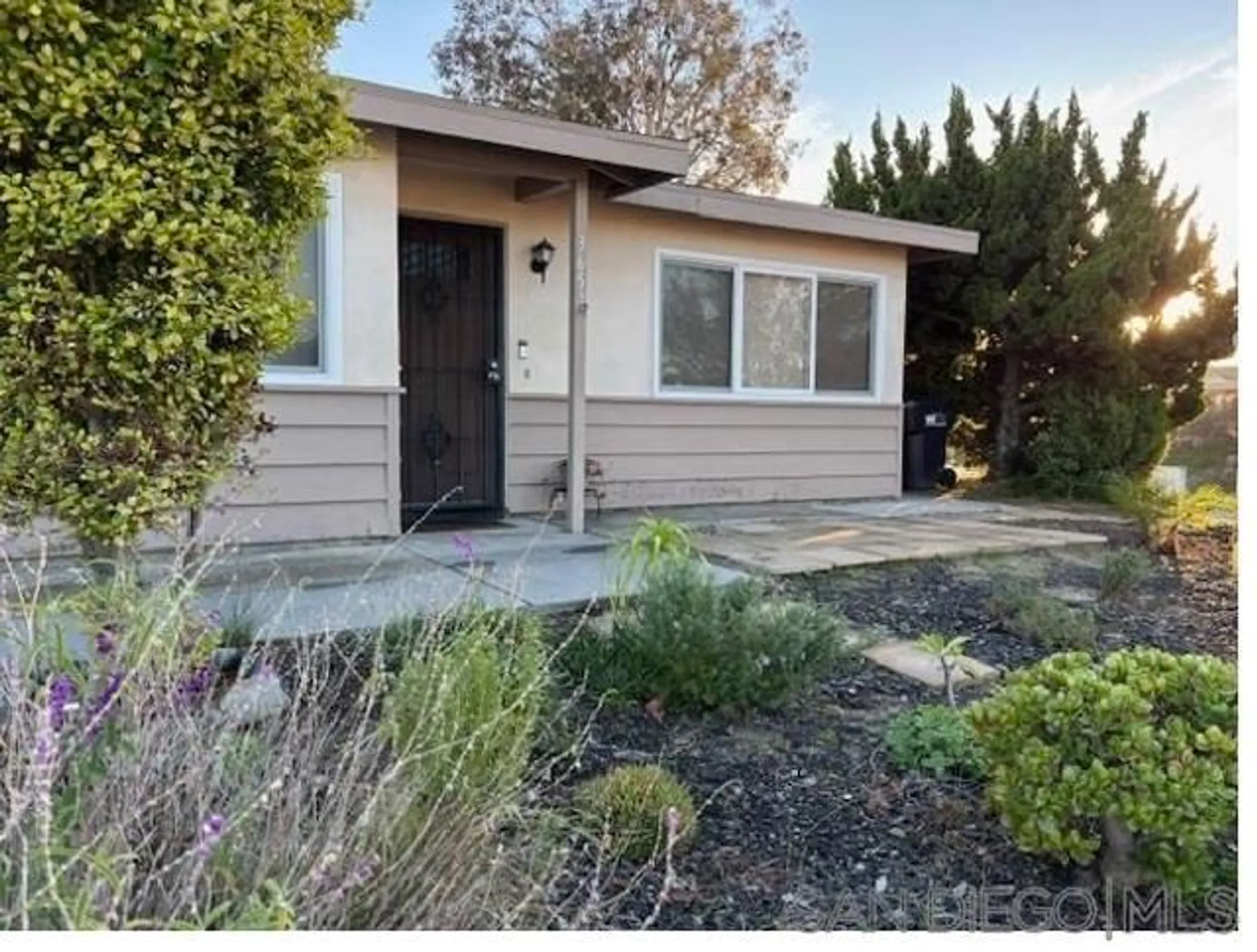 Property Slideshow image 1 of 54 | 3651 north way, Oceanside, CA, 92056