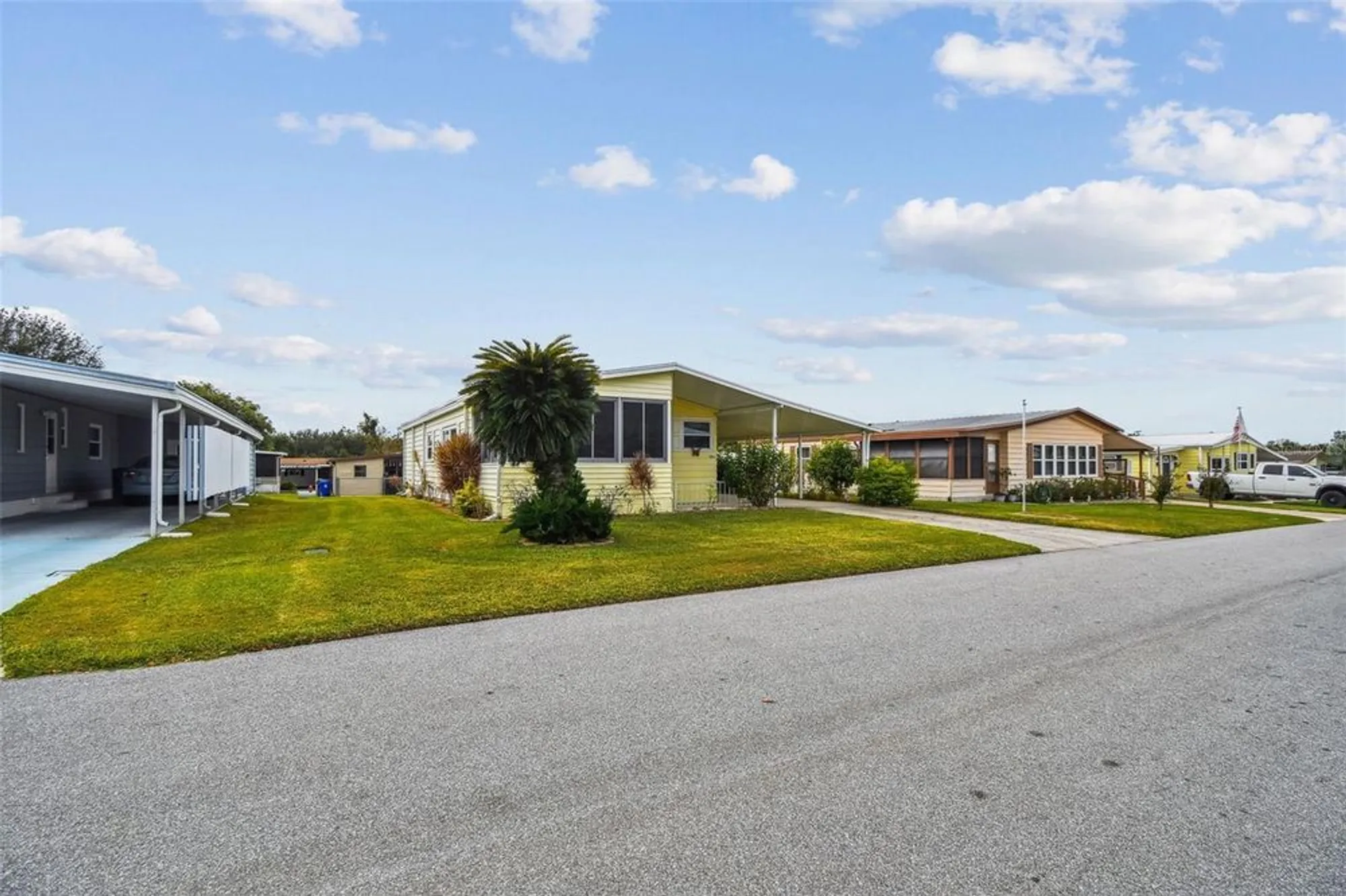 Property Slideshow image 6 of 77 | 1811 sherwood hill dr, Lakeland, FL, 33810