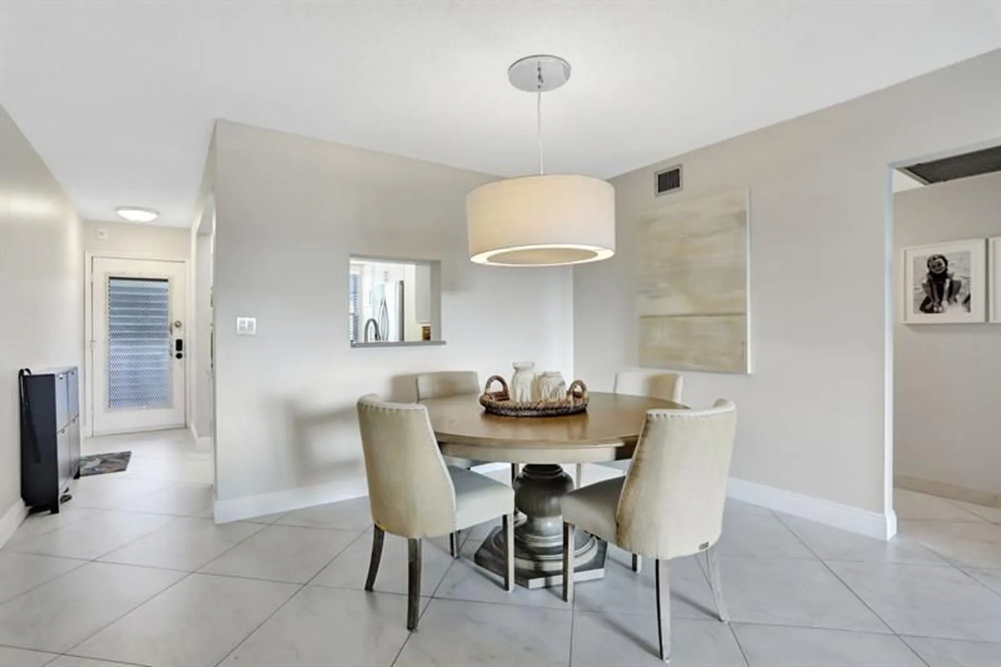 Property Slideshow image 8 of 67 | 2802 victoria way e2, Coconut Creek, FL, 33066