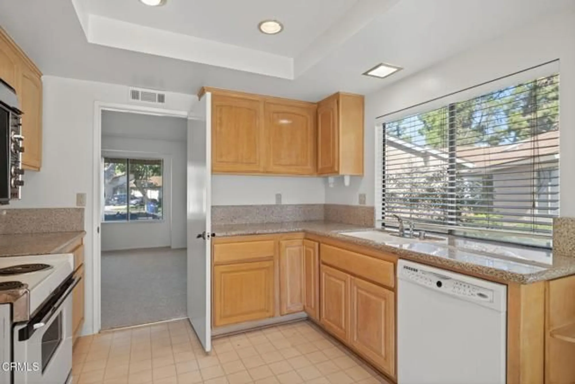 Property Slideshow image 12 of 52 | 17164 village 17, Camarillo, CA, 93012