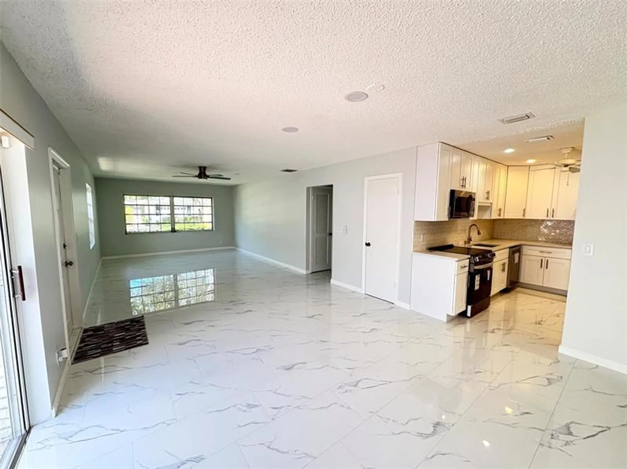 Property Slideshow image 4 of 37 | 10119 42nd ter s # 129, Boynton Beach, FL, 33436