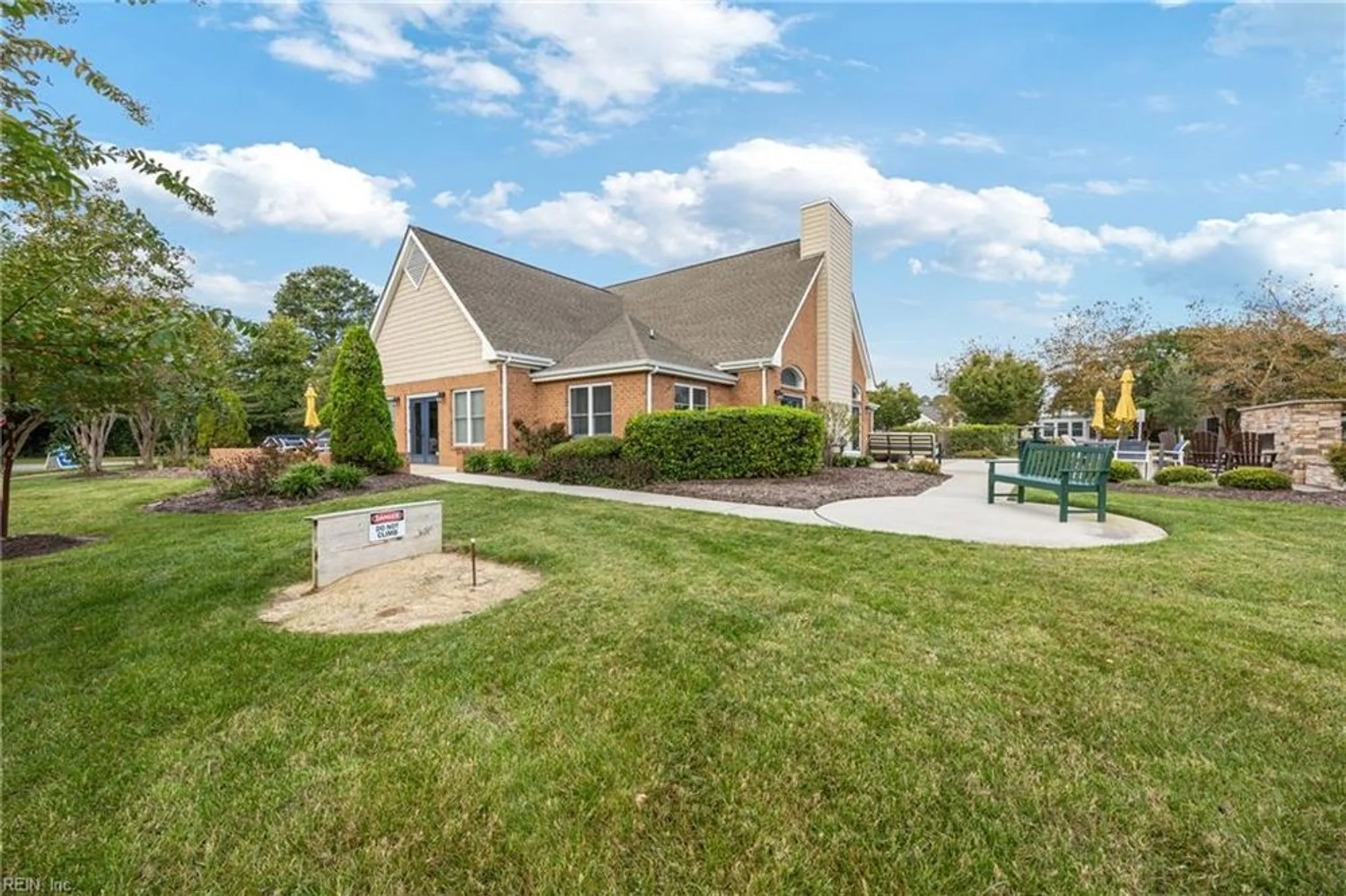 Property Slideshow image 31 of 39 | 221 richmond ave, Smithfield, VA, 23430