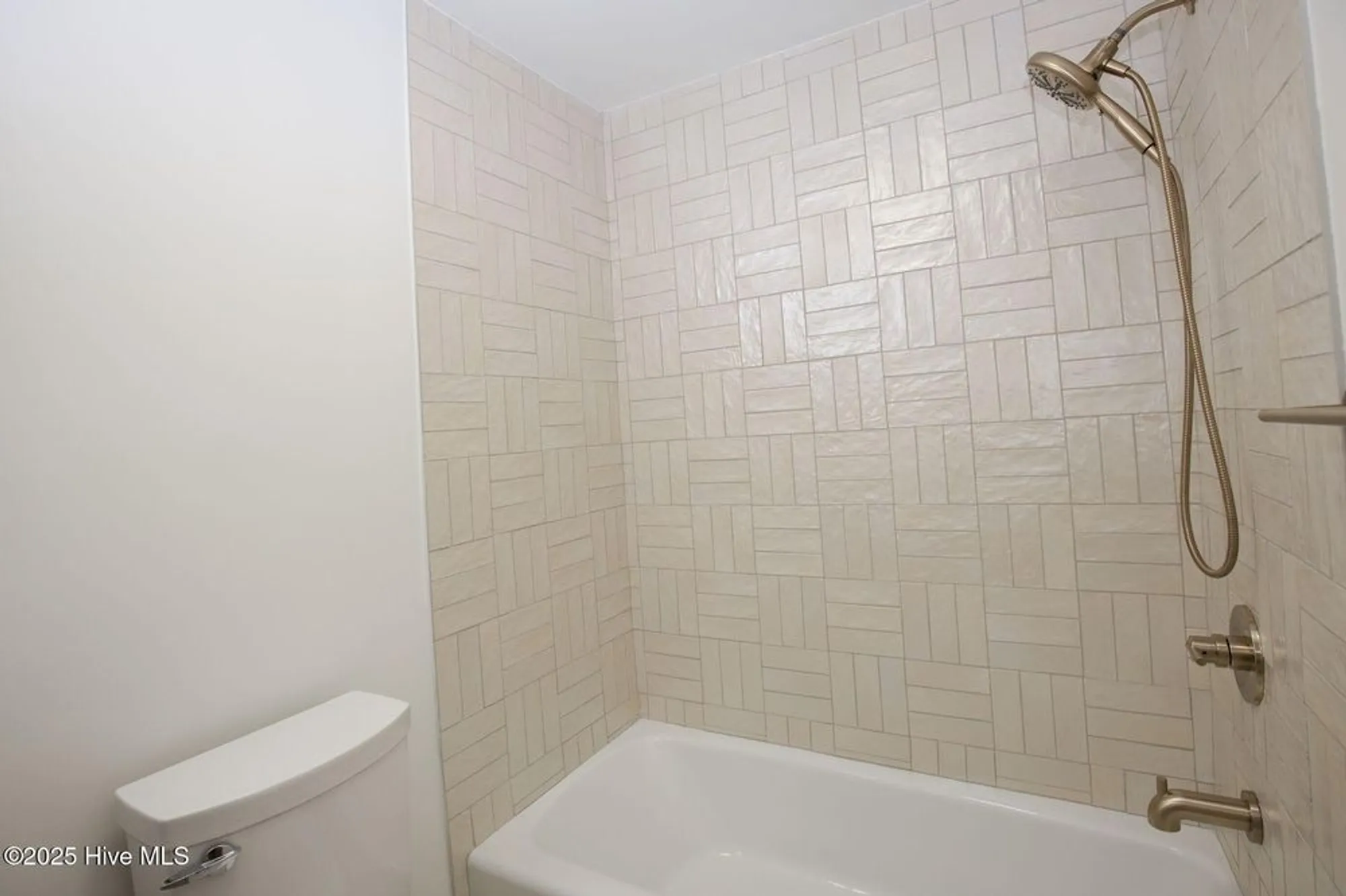 Property Slideshow image 17 of 28 | 317 driftwood cir unit b, Southern Pines, NC, 28387