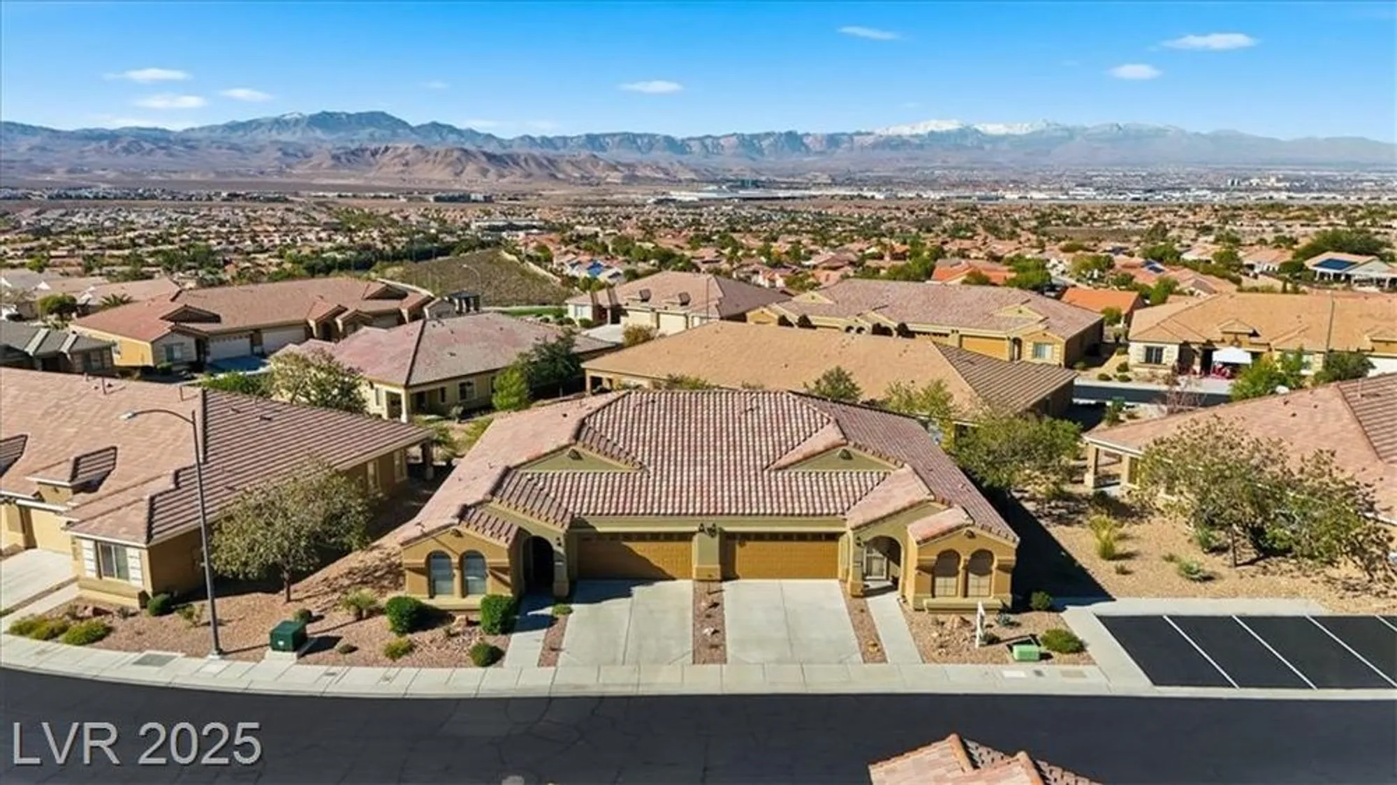 Property Slideshow image 31 of 35 | 2429 sun grazer st, Henderson, NV, 89044