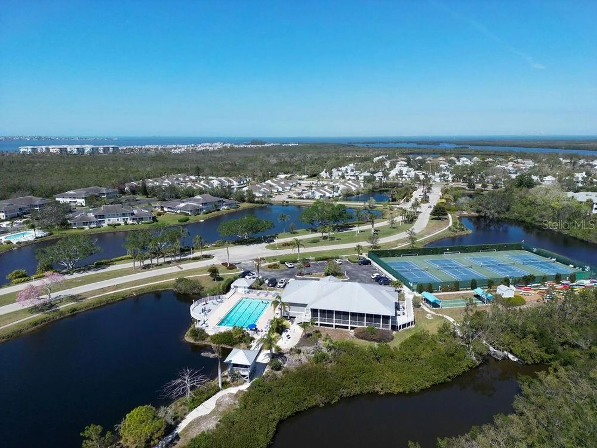 Property Slideshow image 50 of 54 | 983 sandpiper cir, Bradenton, FL, 34209