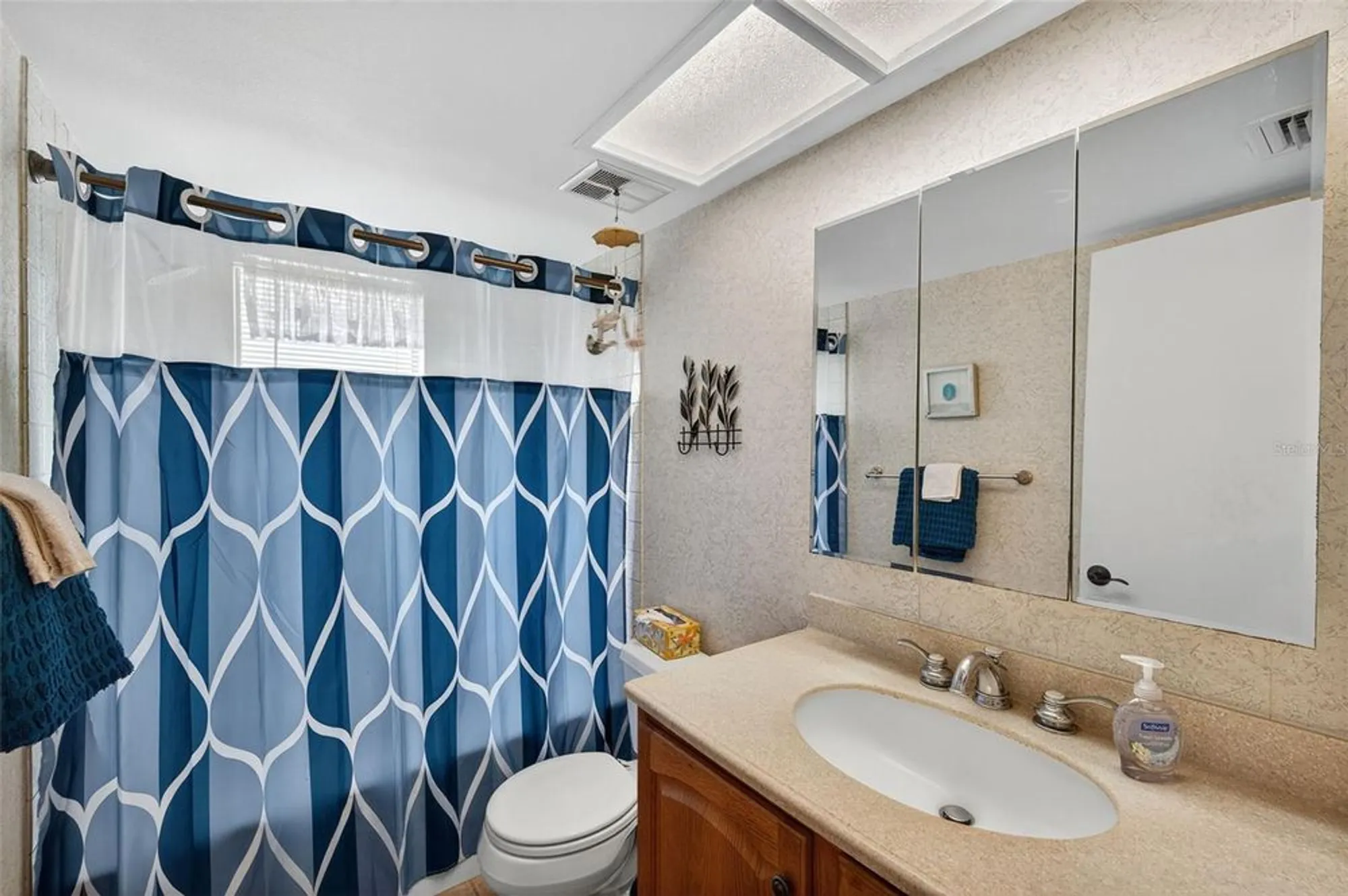 Property Slideshow image 14 of 23 | 2555 royal pines cir # 15a, Clearwater, FL, 33763
