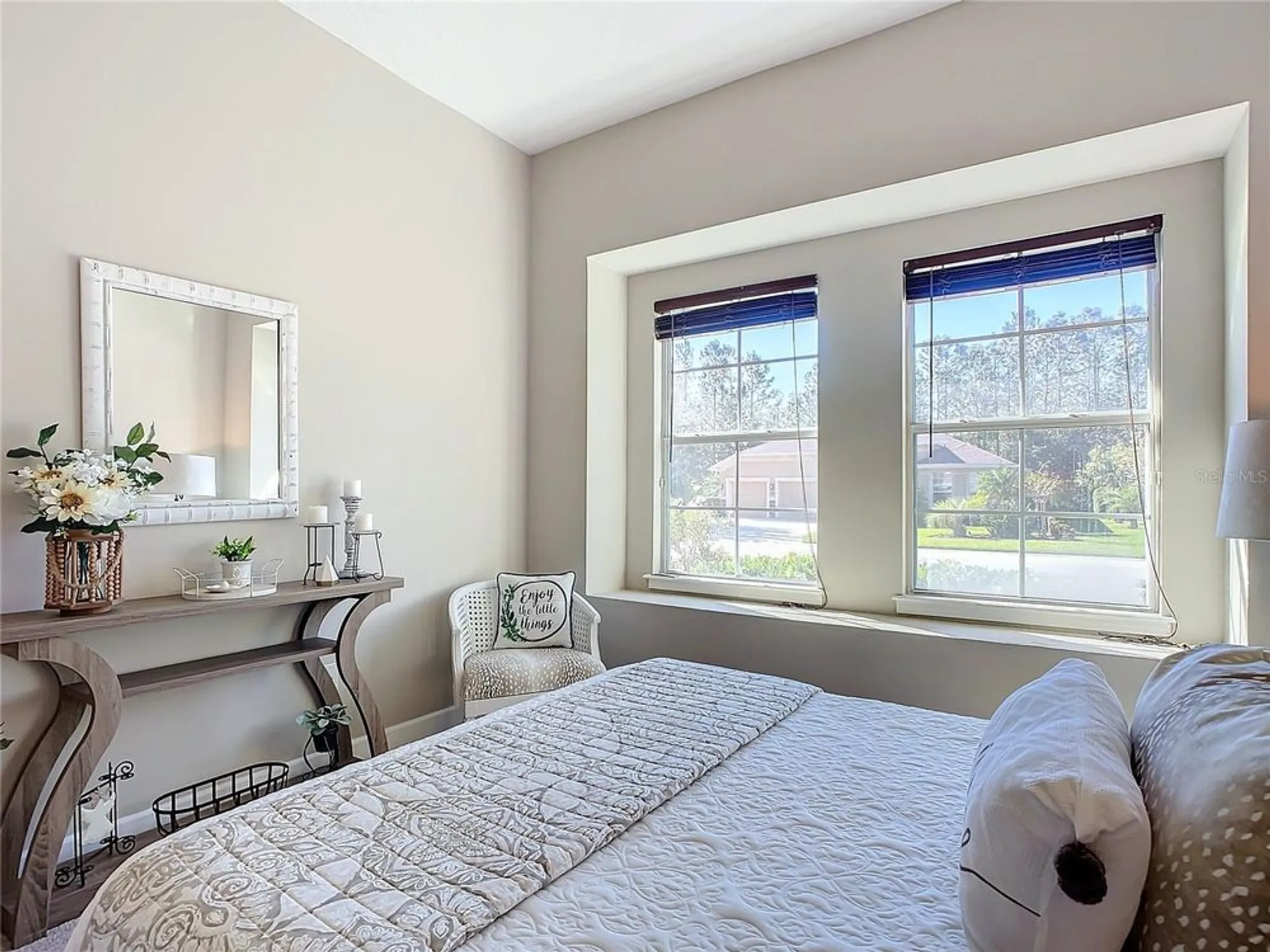 Property Slideshow image 12 of 100 | 584 aldenham ln, Ormond Beach, FL, 32174