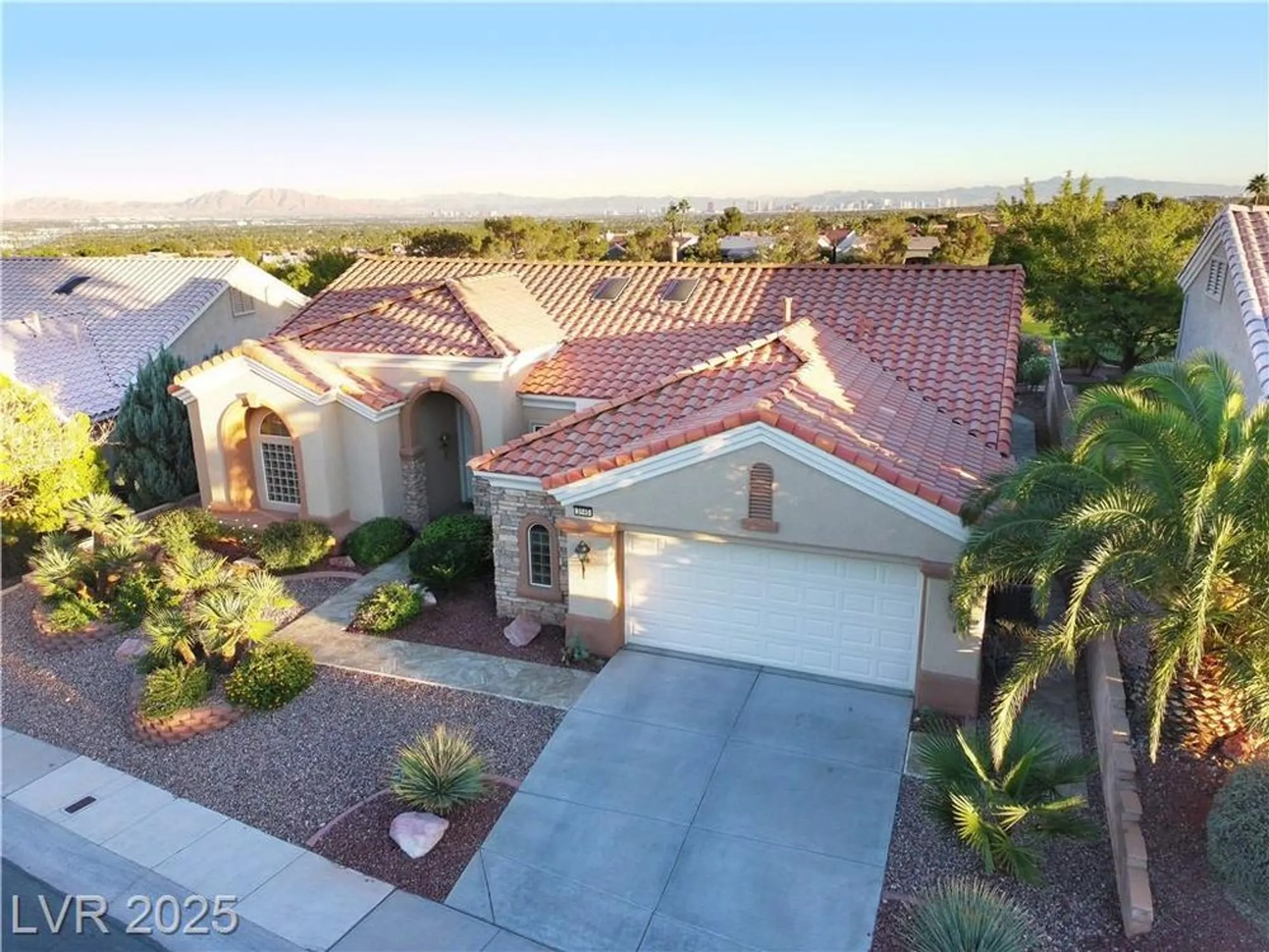 Property Slideshow image 4 of 43 | 3140 darby falls dr, Las Vegas, NV, 89134