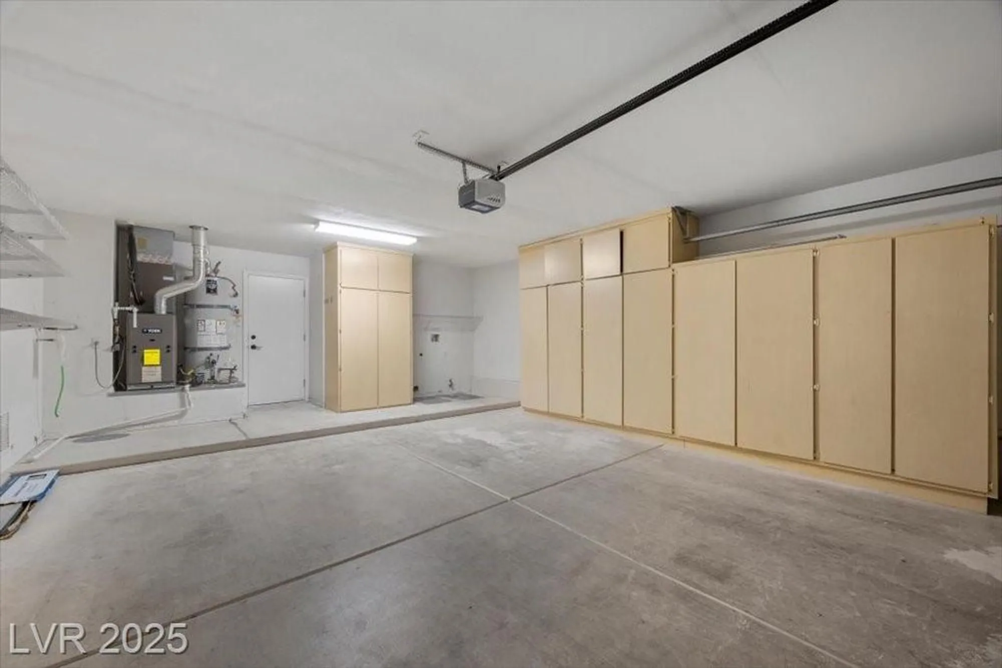 Property Slideshow image 22 of 27 | 2216 spring water dr, Las Vegas, NV, 89134