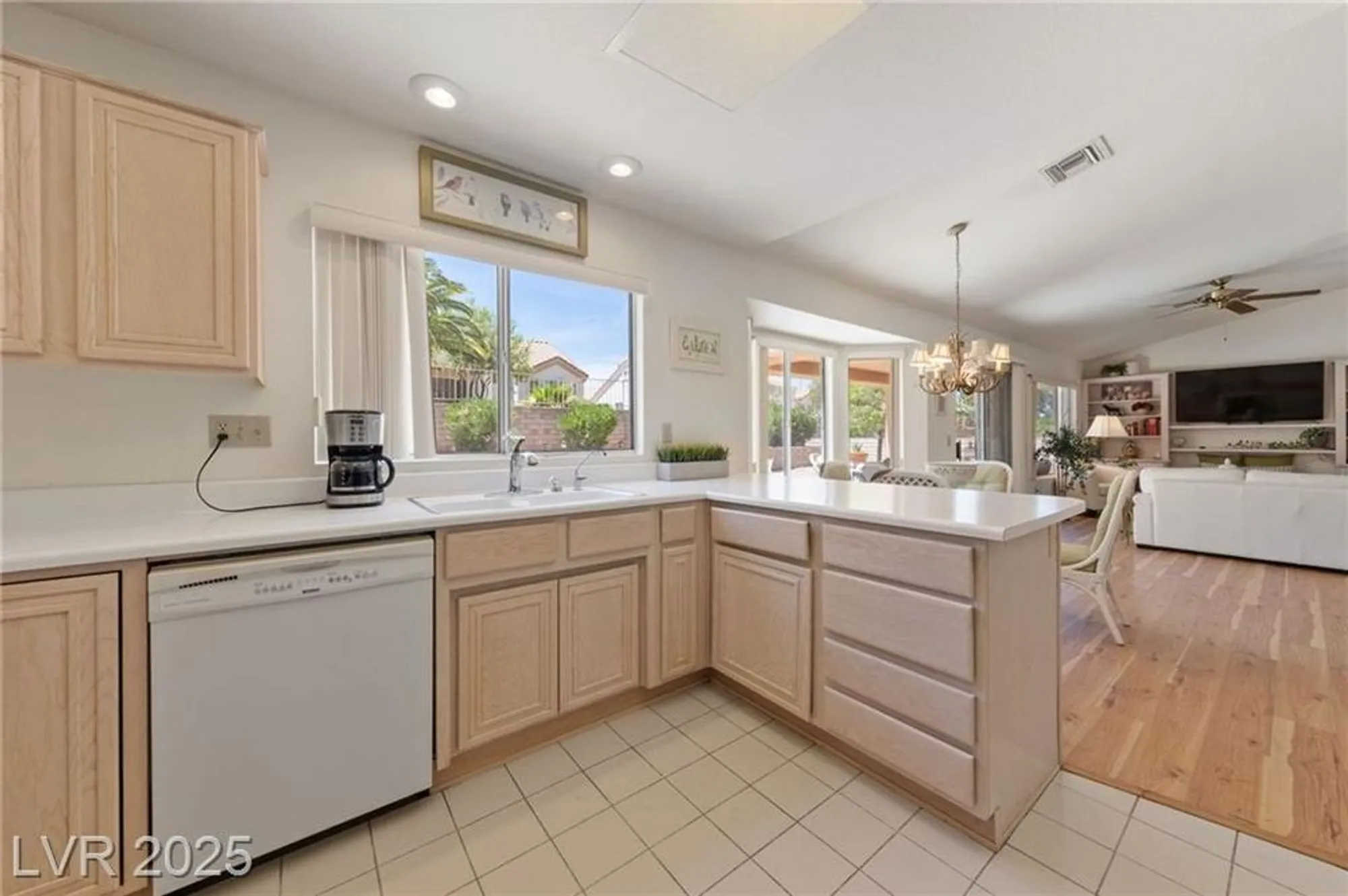 Property Slideshow image 17 of 72 | 2925 lotus hill dr, Las Vegas, NV, 89134