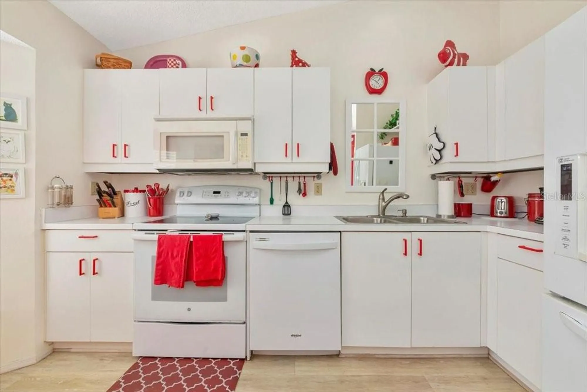 Property Slideshow image 10 of 67 | 1216 spoonbill landings cir, Bradenton, FL, 34209