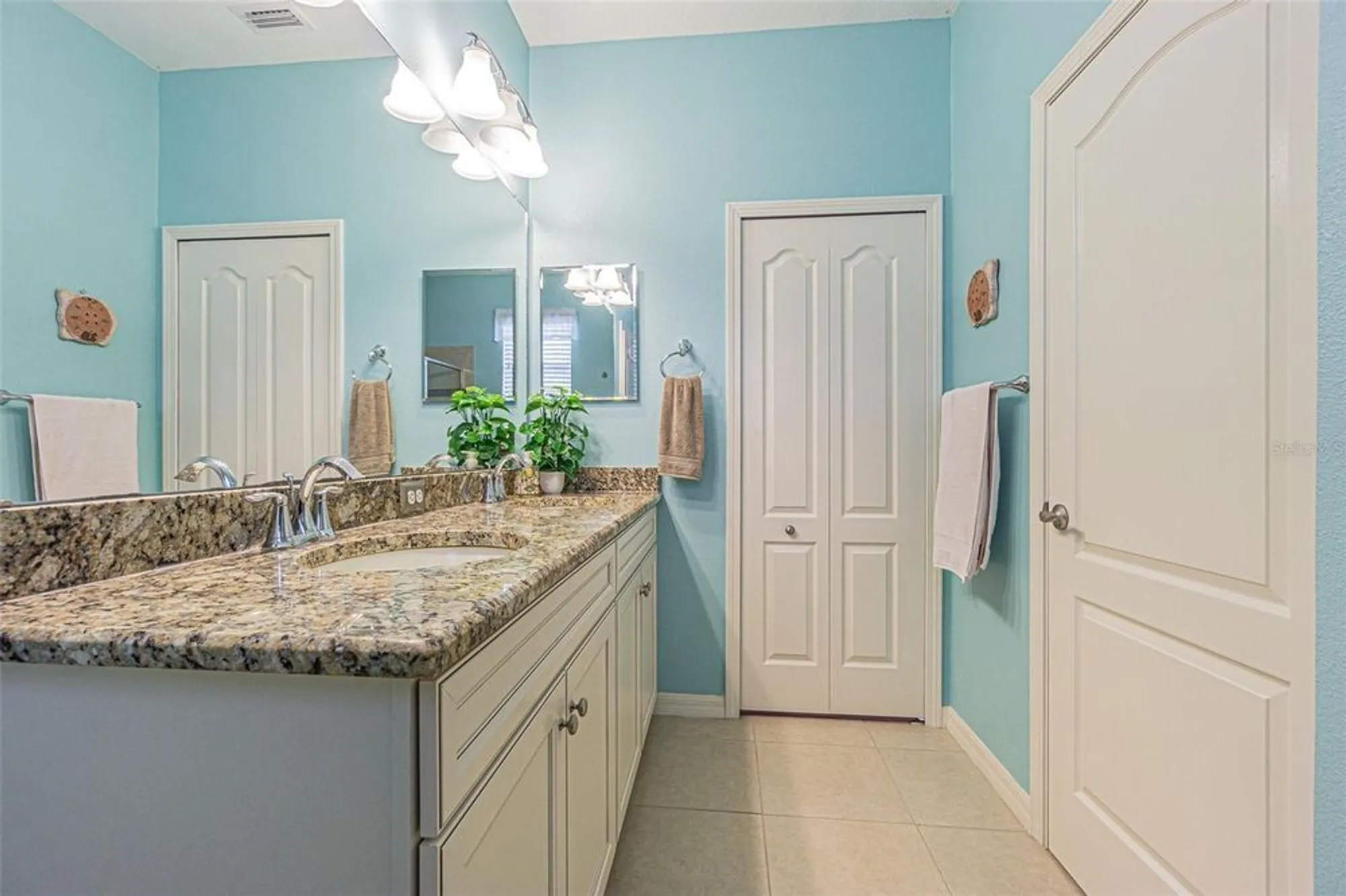 Property Slideshow image 16 of 31 | 29129 enniscrone dr, San Antonio, FL, 33576