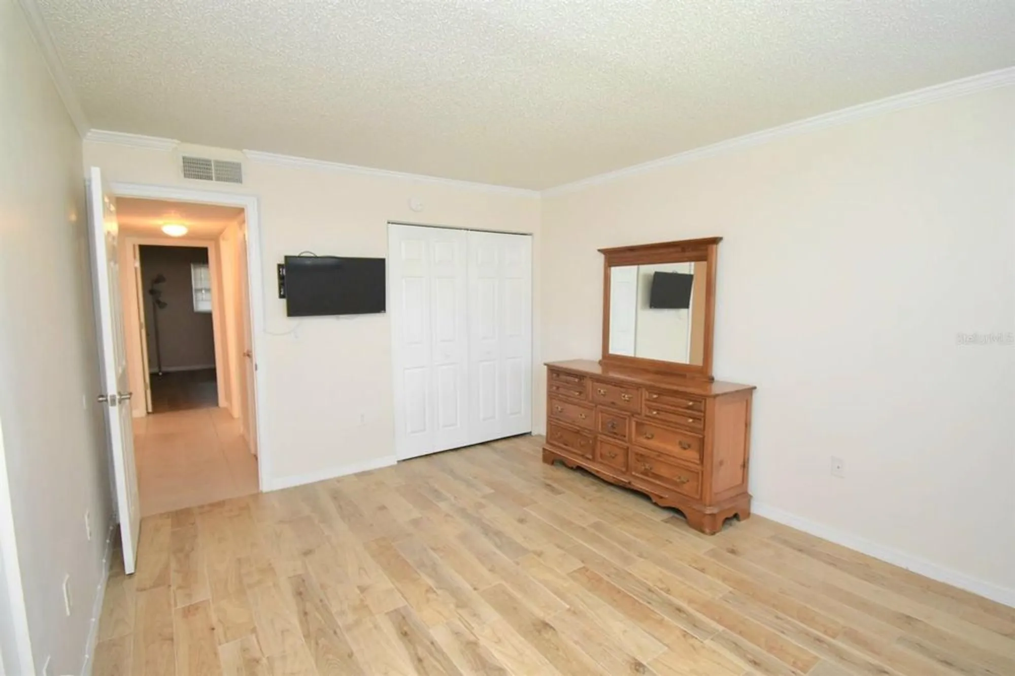 Property Slideshow image 14 of 30 | 946 virginia st apt 102, Dunedin, FL, 34698