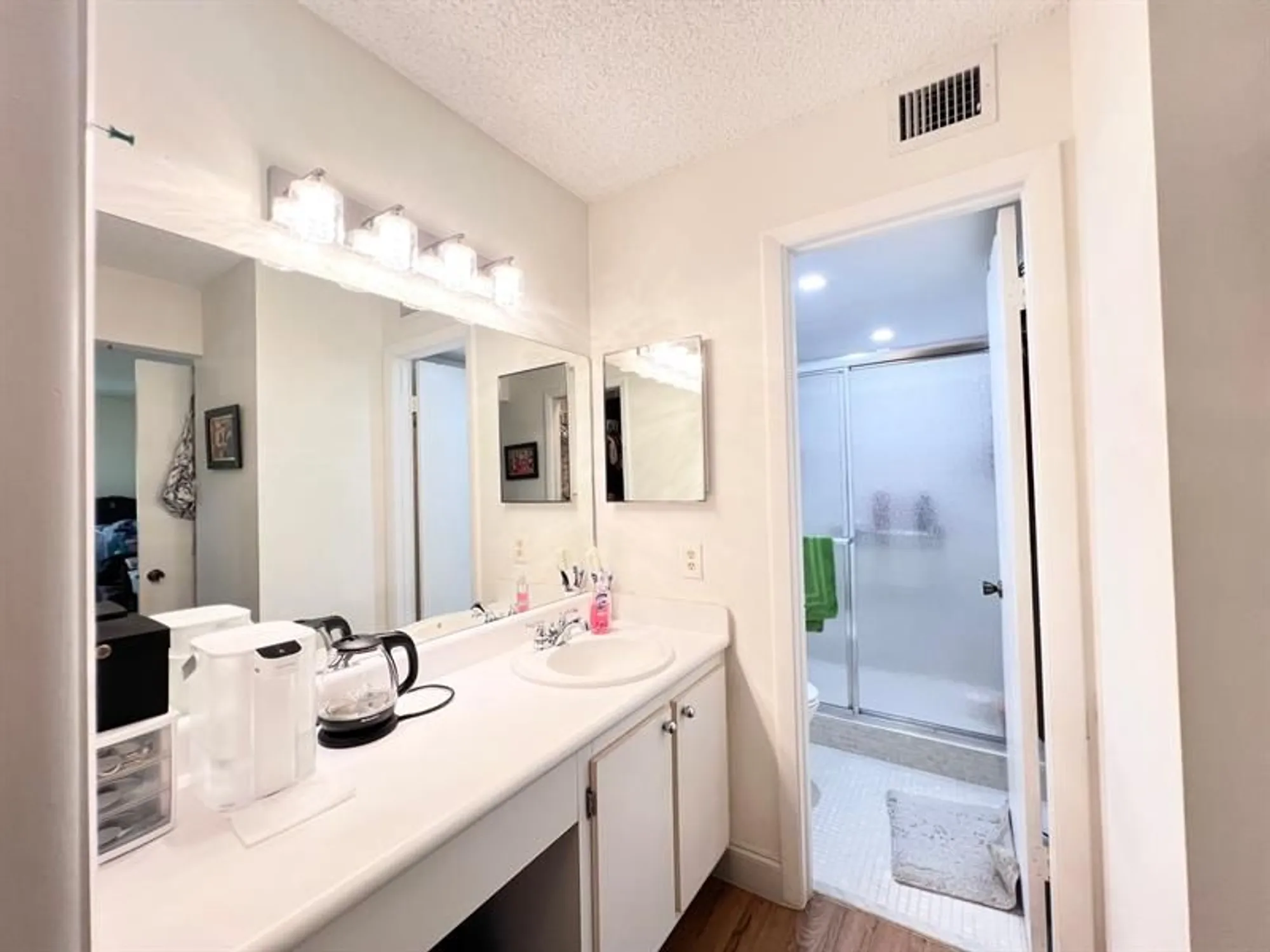 Property Slideshow image 10 of 17 | 9999 n belfort cir # 101, Tamarac, FL, 33321