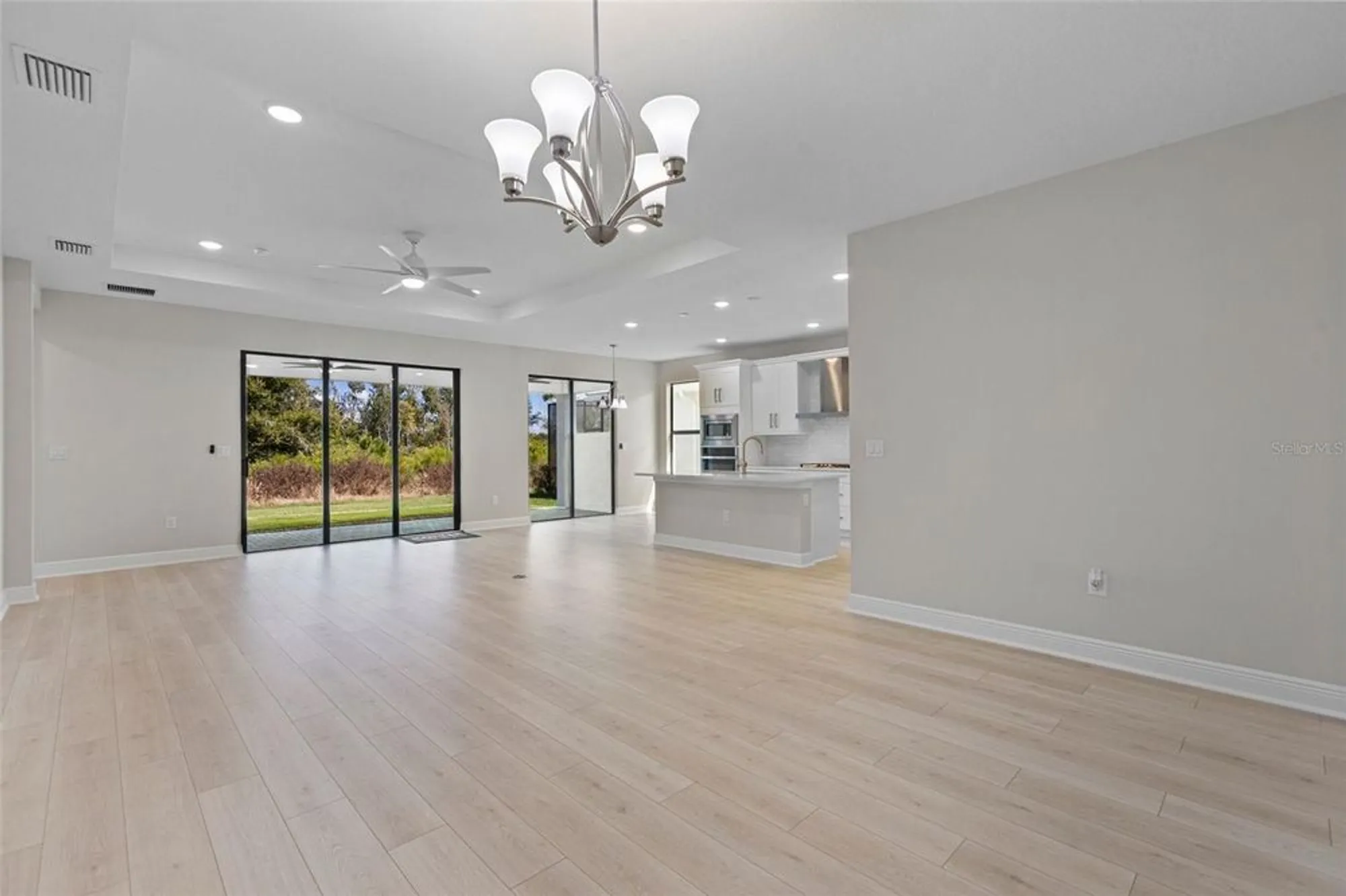 Property Slideshow image 11 of 49 | 4984 fairhope cir, Lakewood Ranch, FL, 34211