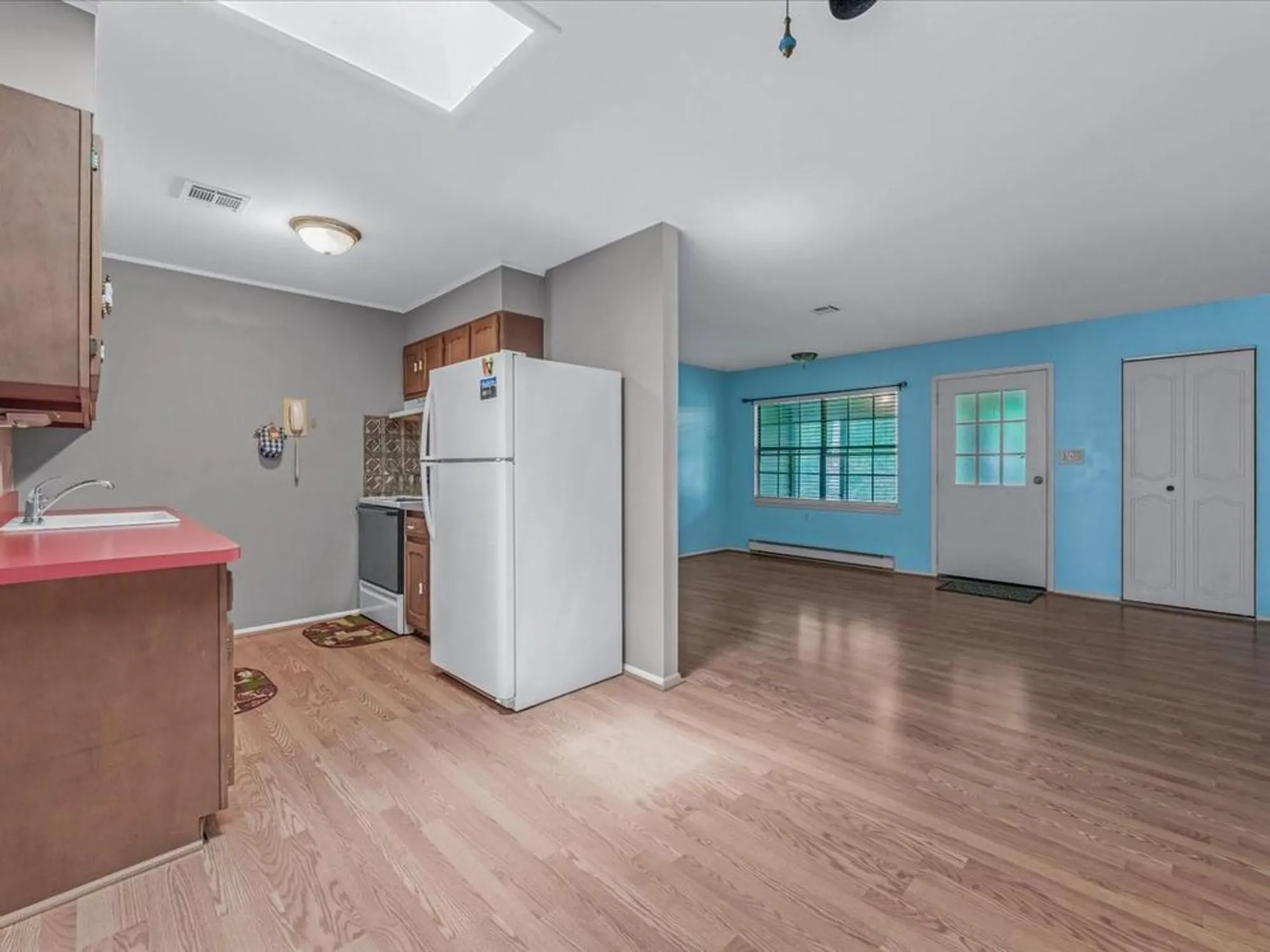 Property Slideshow image 8 of 25 | 195 e newcastle ct, Brookhaven, NY, 11961