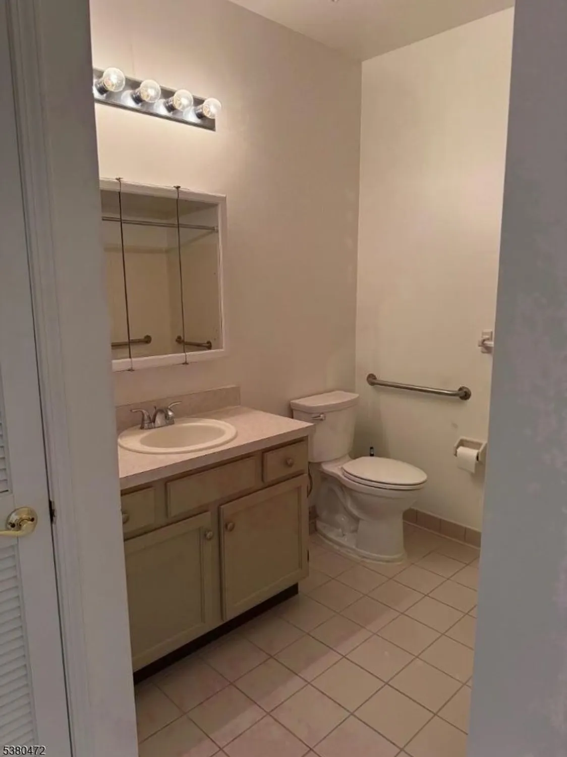 Property Slideshow image 12 of 17 | 2 richmond rd apt 222 222, West Milford, NJ, 07480