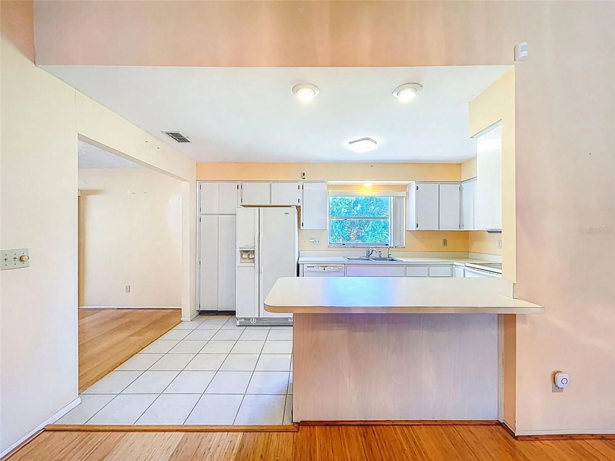 Property Slideshow image 13 of 51 | 1637 caledonia dr, Palm Harbor, FL, 34684