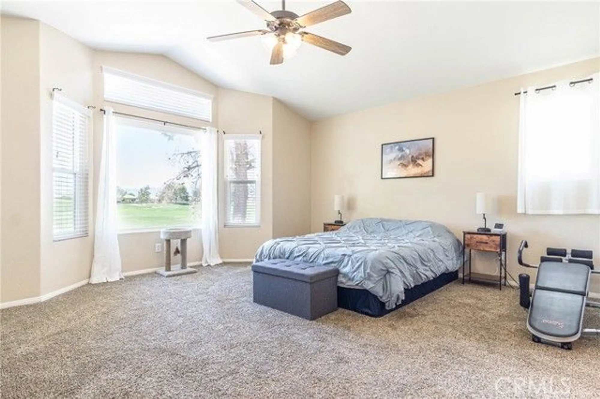 Property Slideshow image 23 of 43 | 11342 sawgrass bnd, Apple Valley, CA, 92308