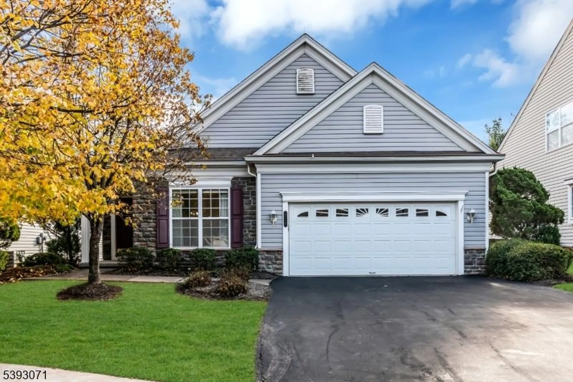 Property Slideshow image 1 of 45 | 212 sherwood ct, Somerset, NJ, 08873