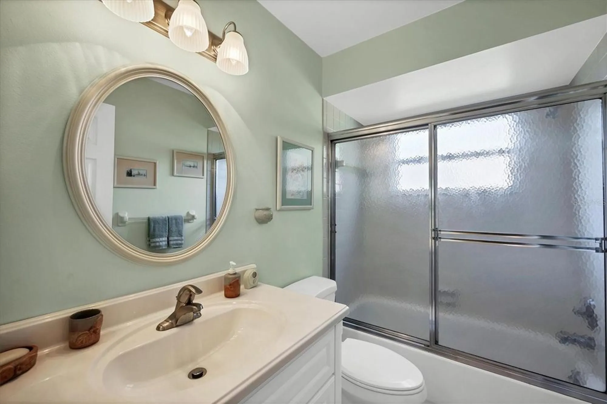 Property Slideshow image 21 of 29 | 4058 oakhurst dr 3174, Sarasota, FL, 34233