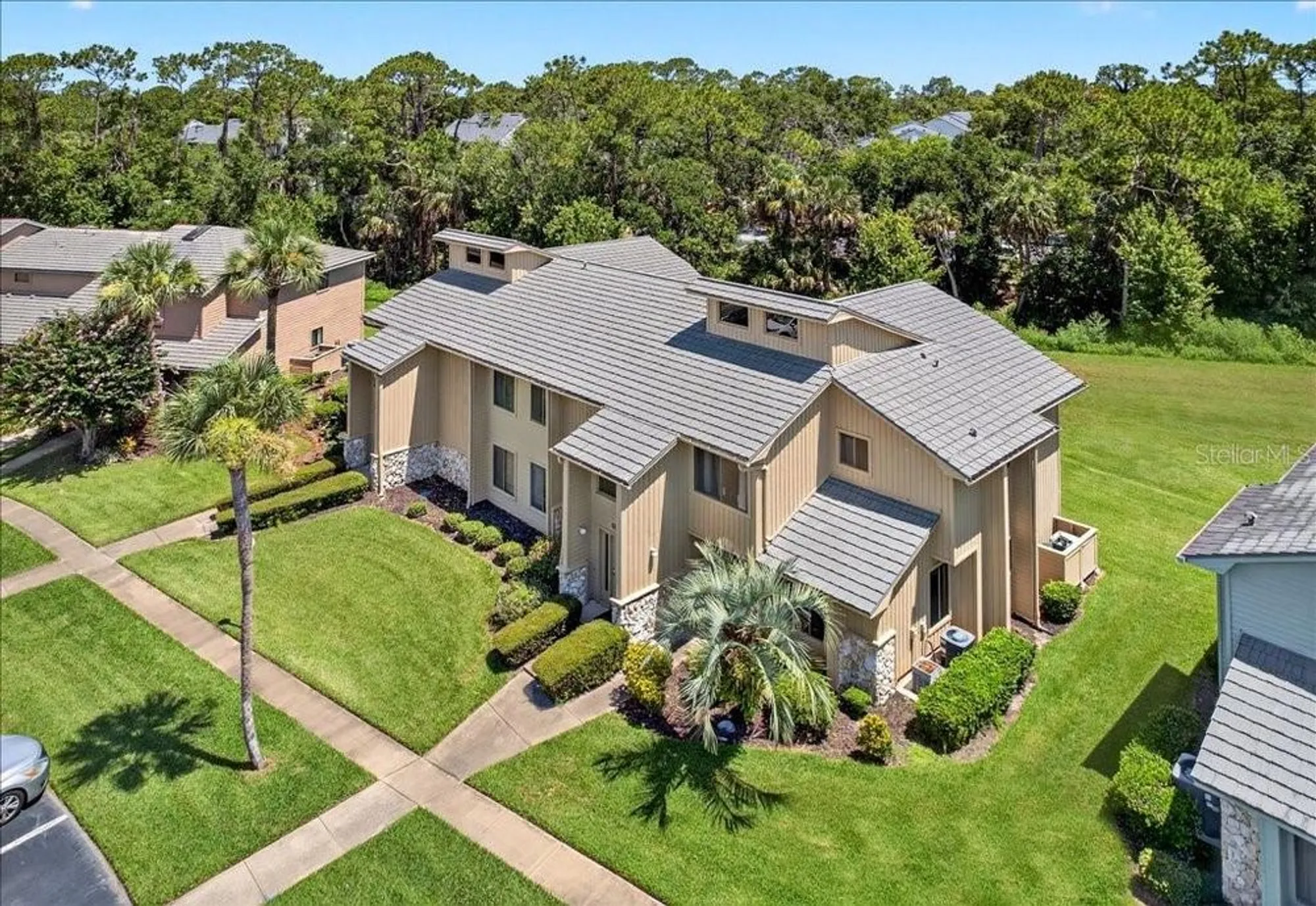 Property Slideshow image 31 of 37 | 133 blue heron dr d, Daytona Beach, FL, 32119