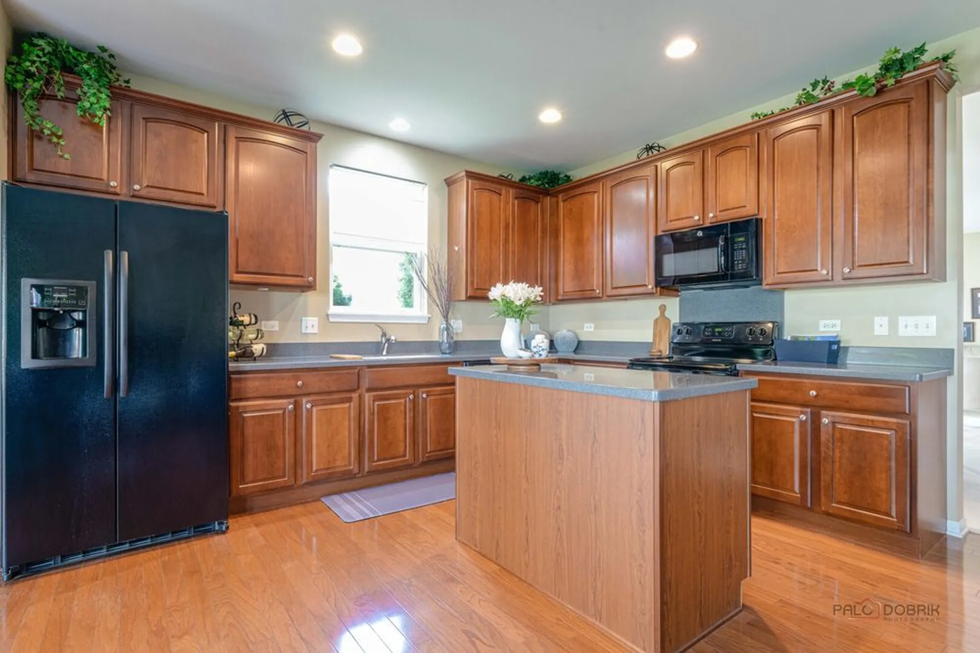 Property Slideshow image 9 of 34 | 3174 comstock ct, Mundelein, IL, 60060