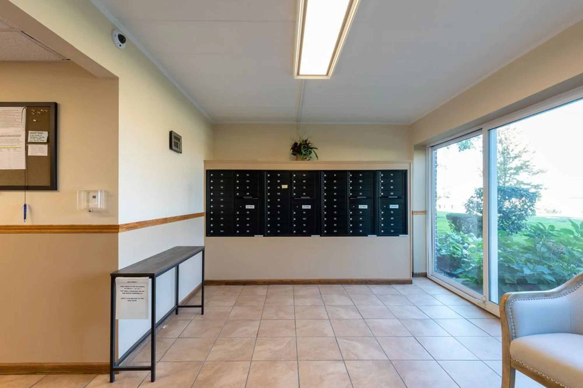 Property Slideshow image 13 of 20 | 5300 walnut ave apt 11b, Downers Grove, IL, 60515