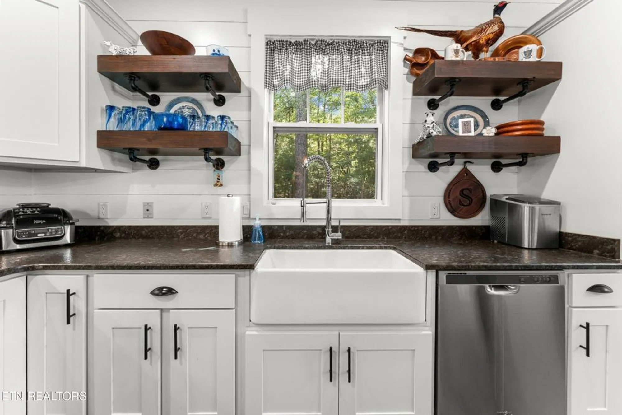 Property Slideshow image 14 of 45 | 14 renwick dr, Crossville, TN, 38558