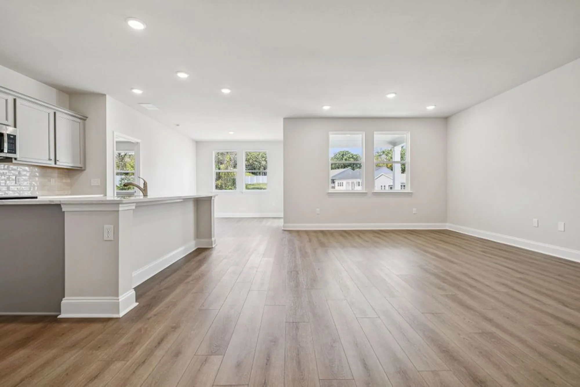 Property Slideshow image 16 of 48 | 312 stonehaus cir, Antioch, TN, 37013