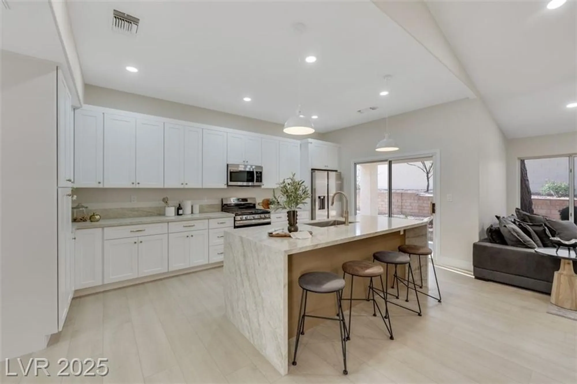 Property Slideshow image 3 of 31 | 2441 banora point dr, Las Vegas, NV, 89134