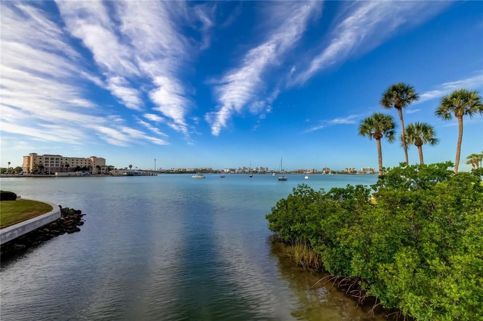 Property Slideshow image 34 of 45 | 4775 cove cir apt 1008, St Petersburg, FL, 33708