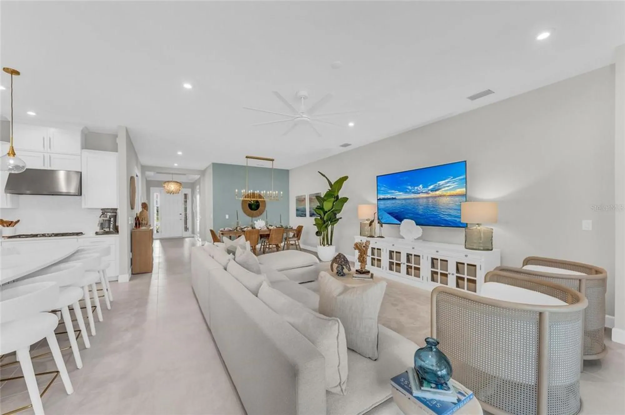 Property Slideshow image 11 of 47 | 4736 cassio ct, Bradenton, FL, 34211