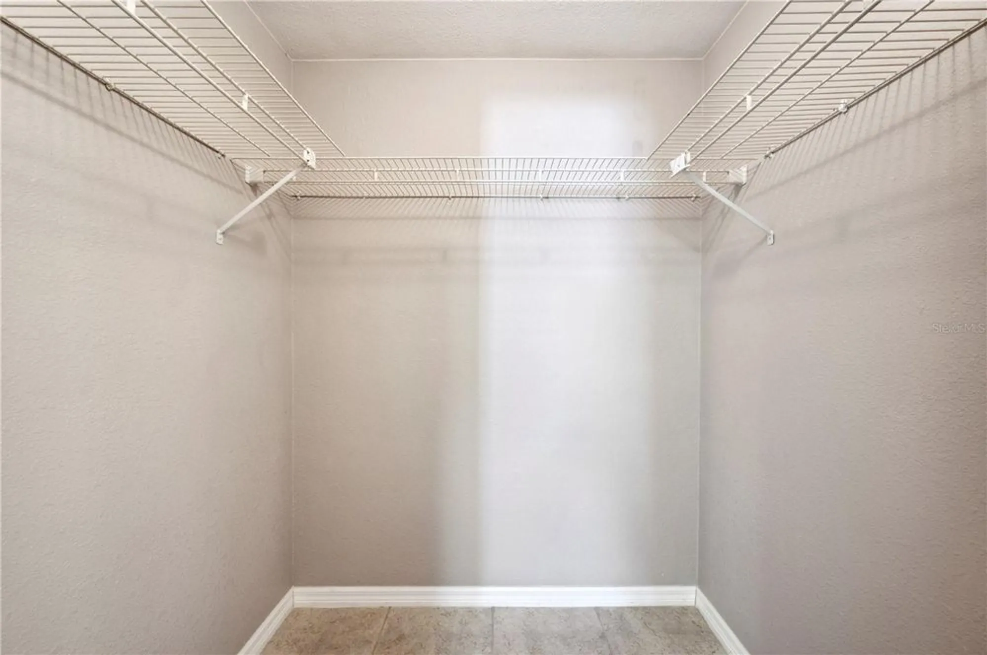 Property Slideshow image 22 of 39 | 4829 colonnades cir, Lakeland, FL, 33811