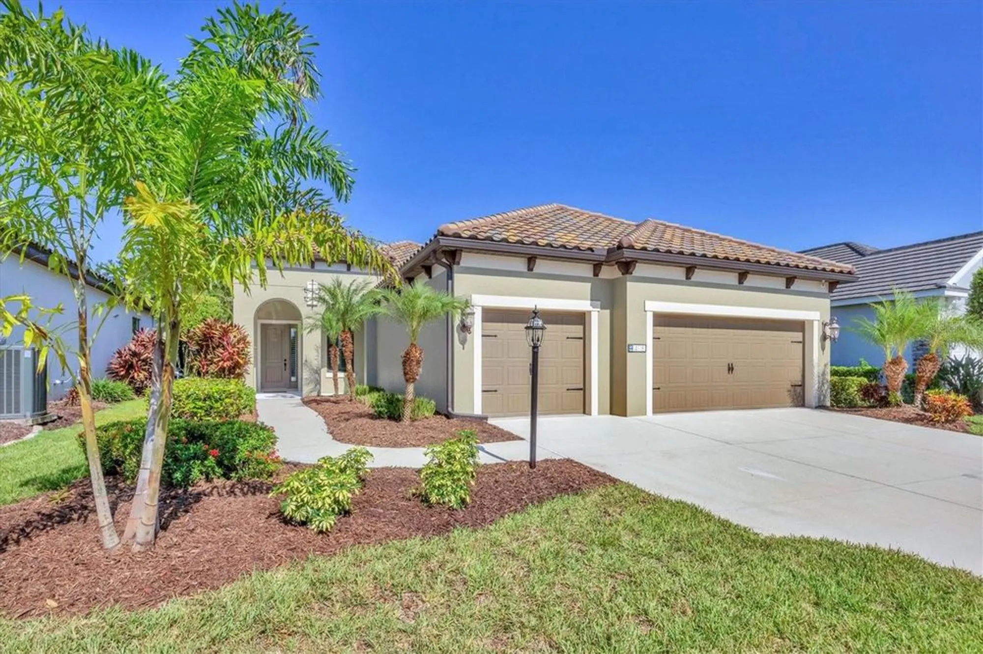 Property Slideshow image 1 of 83 | 4118 midnight blue run, Bradenton, FL, 34211