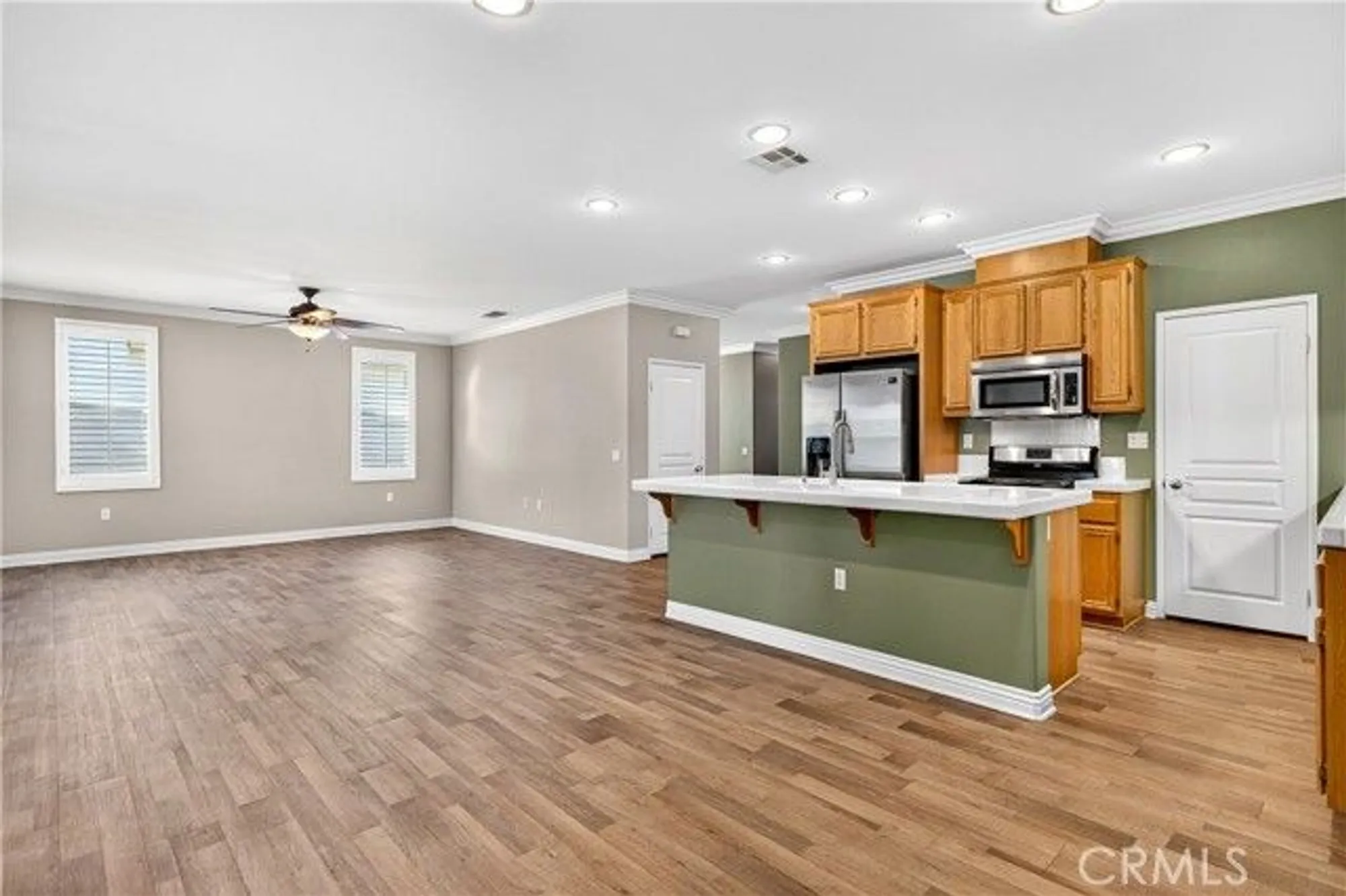 Property Slideshow image 22 of 61 | 215 firestone ln, Hemet, CA, 92545