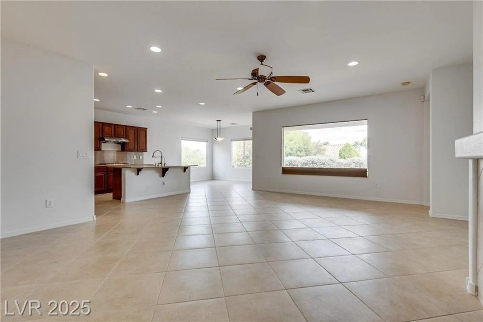 Property Slideshow image 12 of 34 | 2348 kalkaska dr, Henderson, NV, 89044