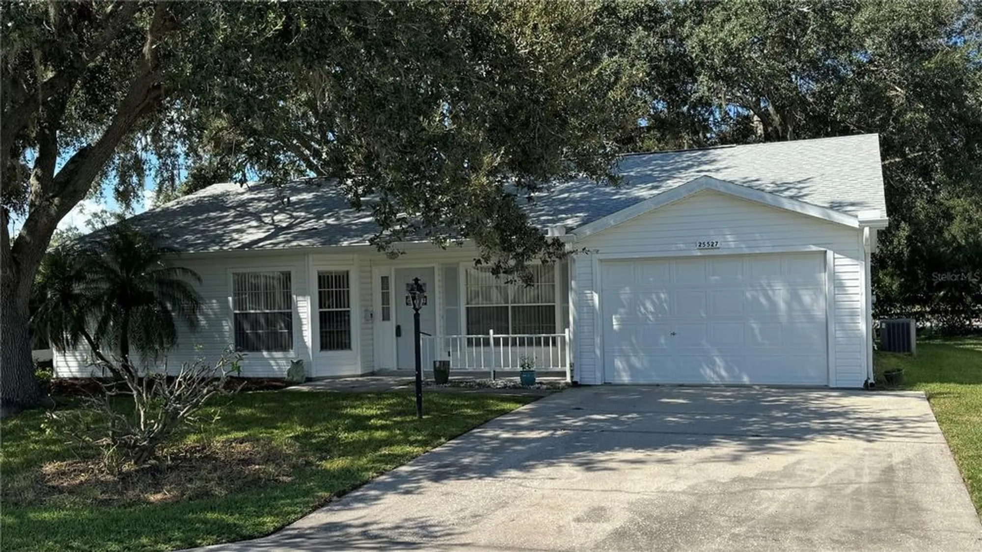 Property Slideshow image 6 of 100 | 25527 oak aly, Leesburg, FL, 34748