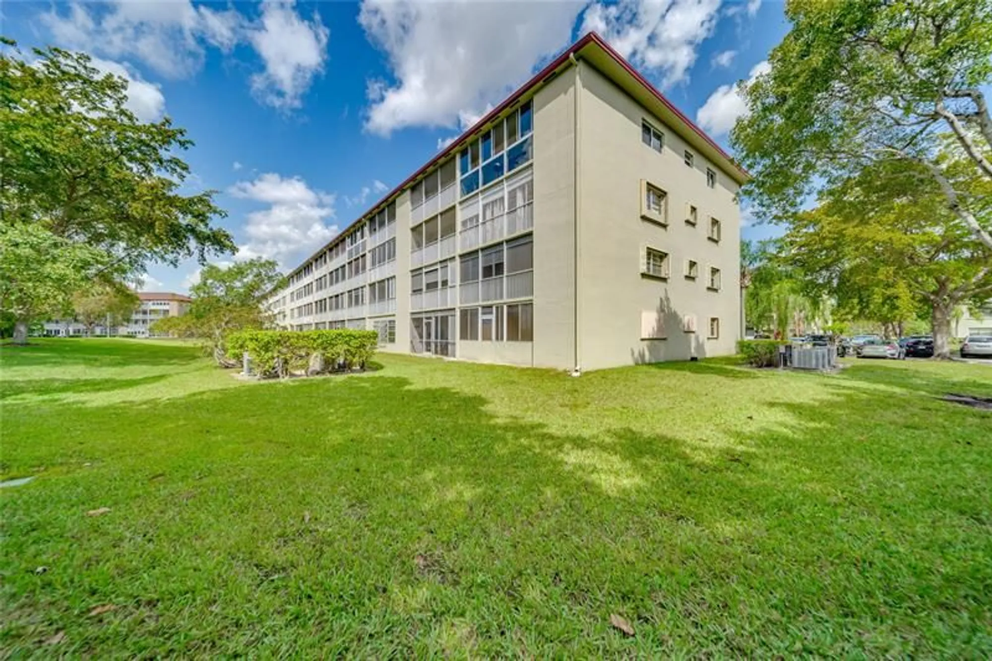 Property Slideshow image 5 of 44 | 13250 sw 7th ct 303l, Pembroke Pines, FL, 33027