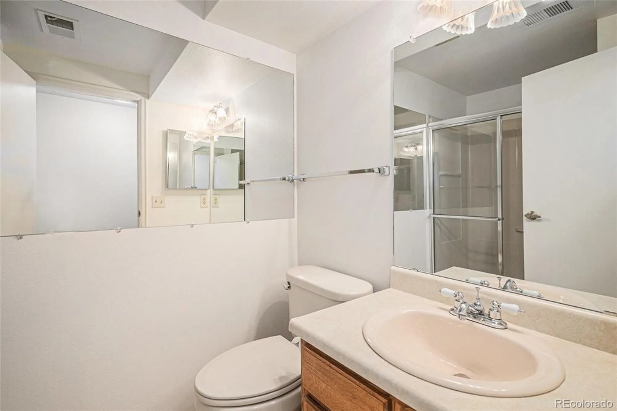 Property Slideshow image 19 of 25 | 16 shetland ct, Highlands Ranch, CO, 80130