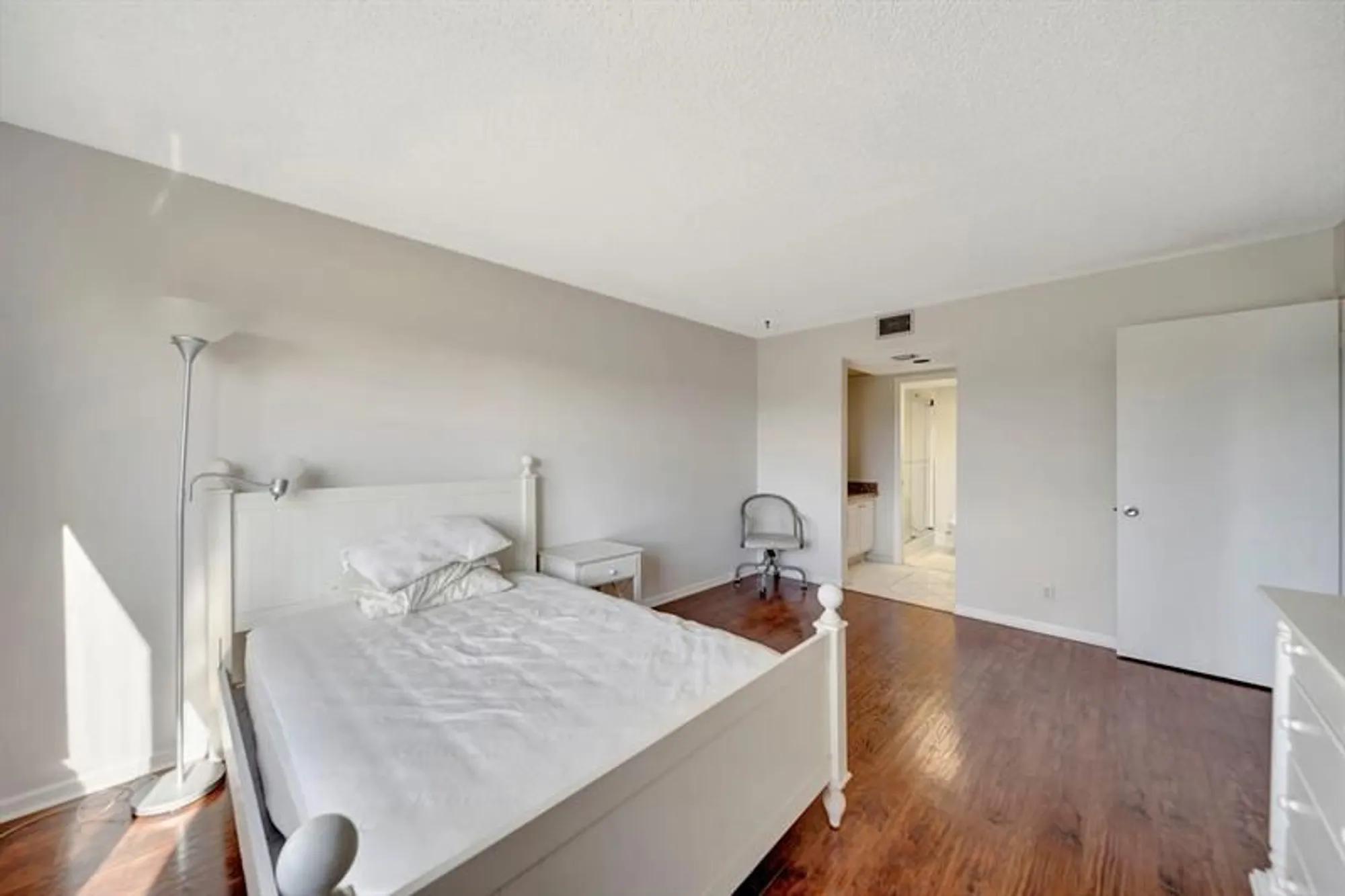 Property Slideshow image 29 of 54 | 900 sw 128th ave, Pembroke Pines, FL, 33027