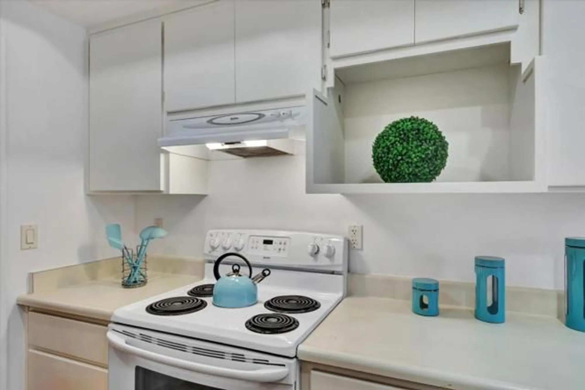 Property Slideshow image 12 of 37 | 5302 cribari hts, San Jose, CA, 95135