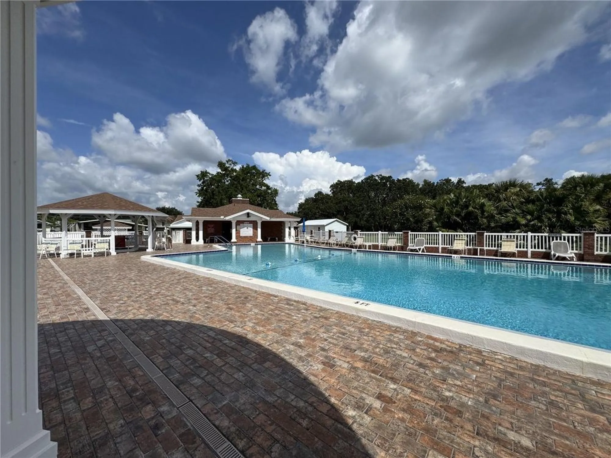 Property Slideshow image 24 of 42 | 4805 colonnades cir, Lakeland, FL, 33811