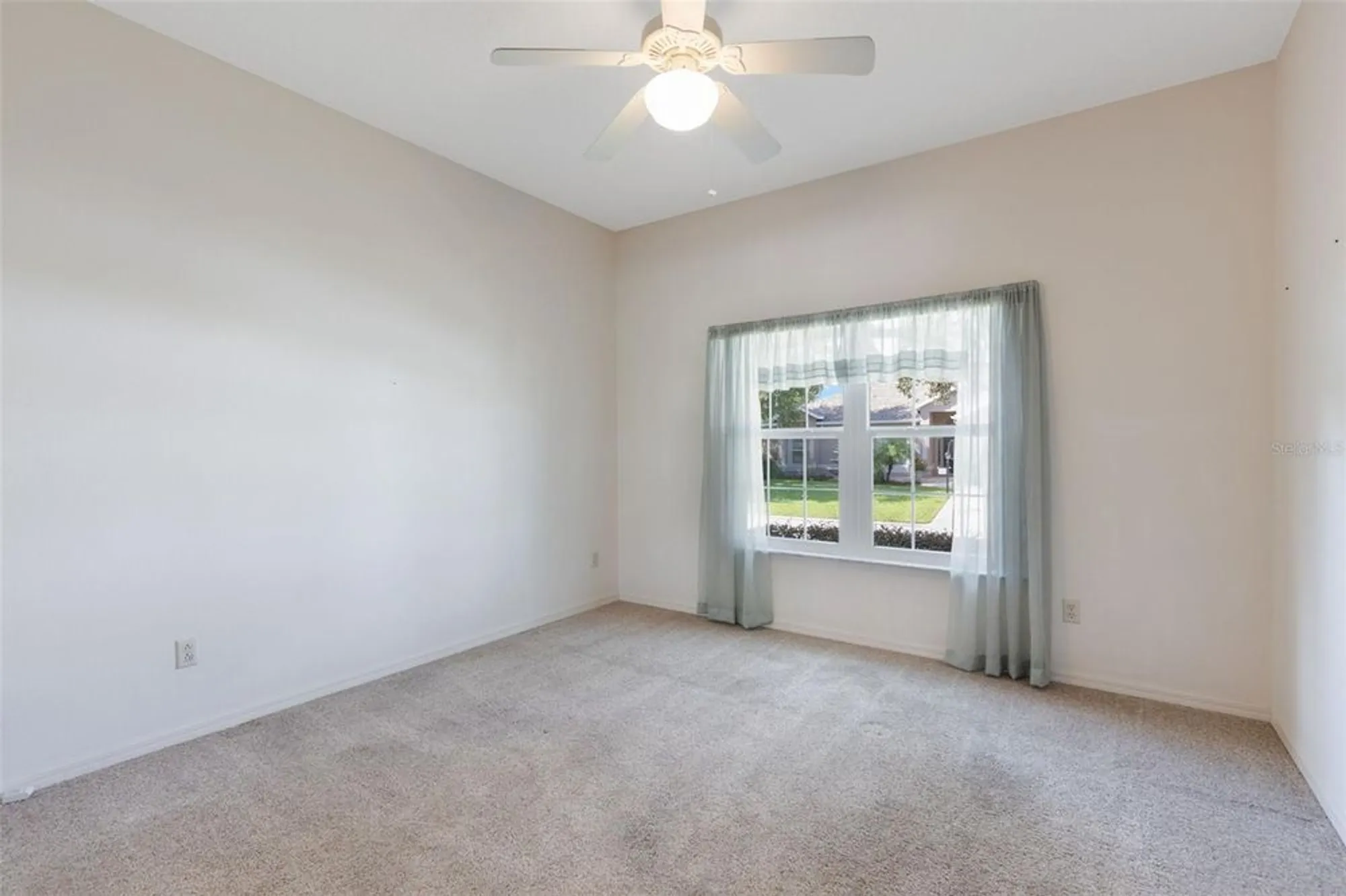 Property Slideshow image 21 of 61 | 24502 parlange ct, Leesburg, FL, 34748