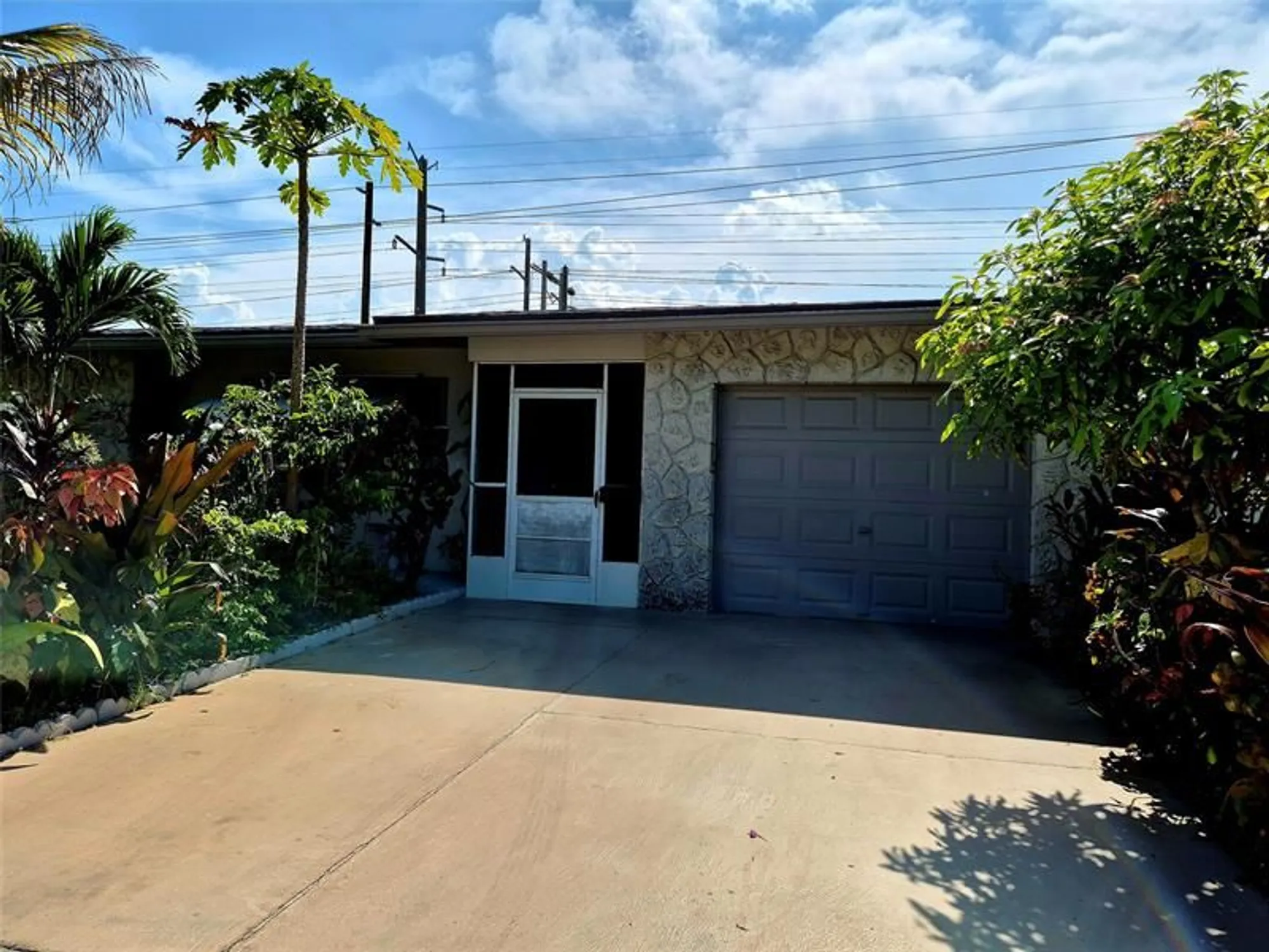 Property Slideshow image 34 of 40 | 1390 nw 70th ln, Margate, FL, 33063