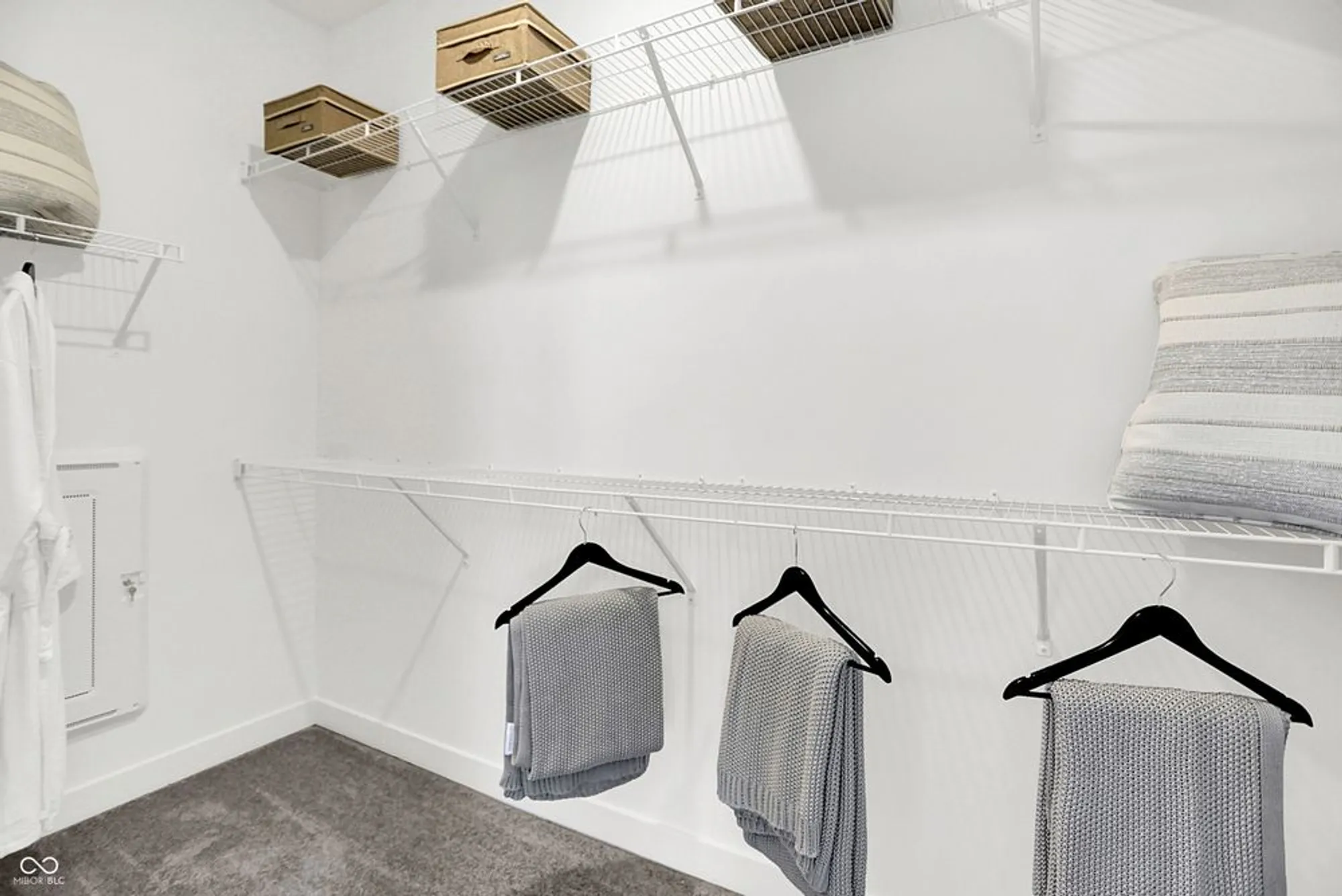 Property Slideshow image 23 of 26 | 5258 foxley park ln, Avon, IN, 46123