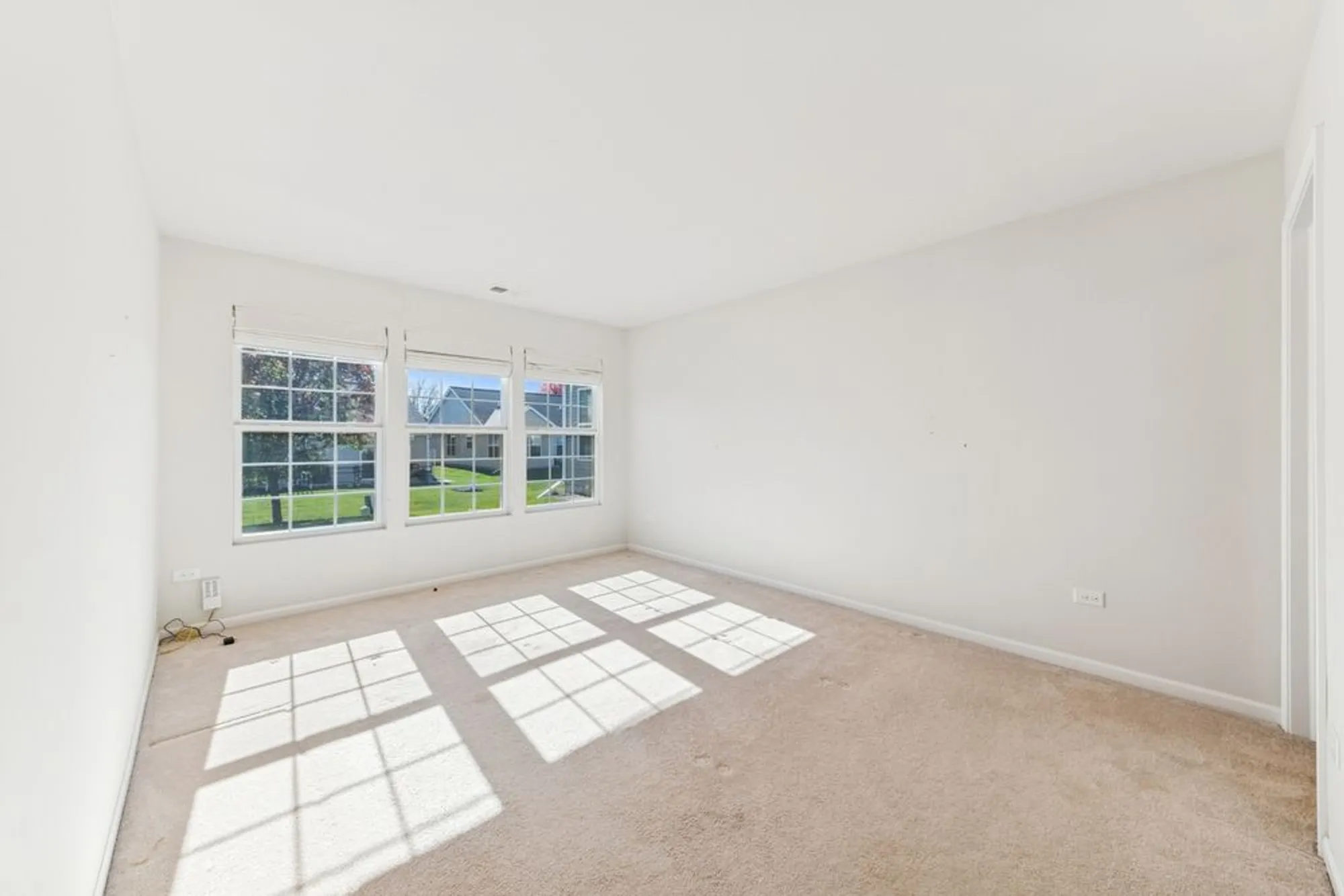 Property Slideshow image 13 of 28 | 2920 stoney creek dr, Elgin, IL, 60124