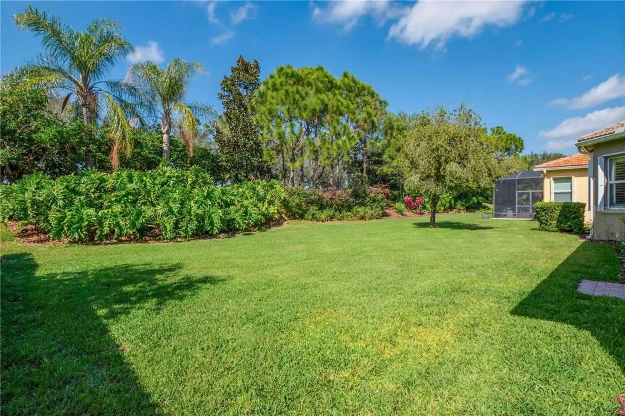 Property Slideshow image 29 of 48 | 4946 sapphire sound dr, Wimauma, FL, 33598