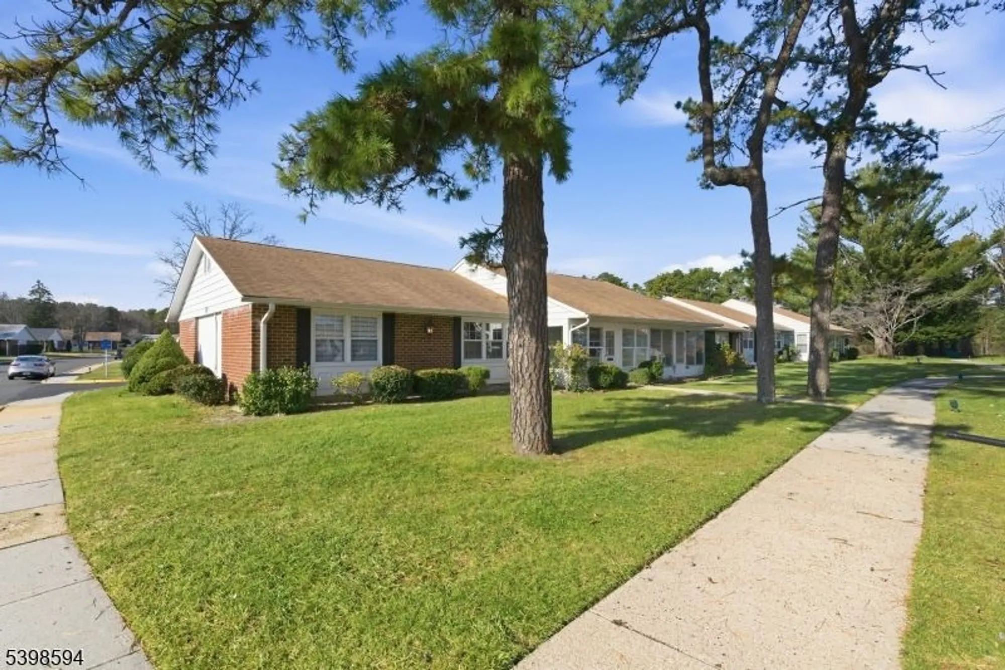 Property Slideshow image 18 of 25 | 1015 aberdeen dr a, Lakewood Twp., NJ, 08701